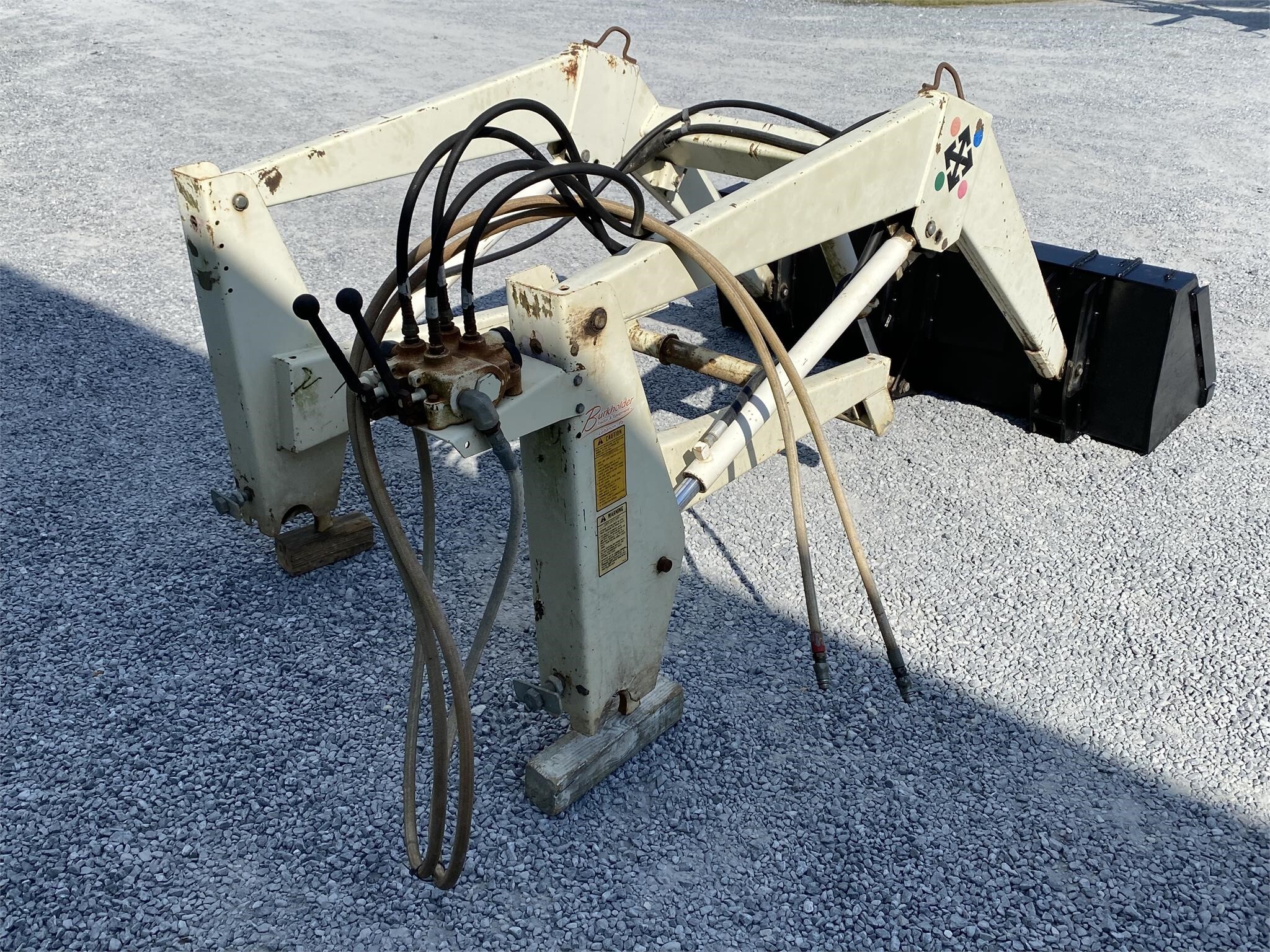 Farmhand 30 Loader and Skid Steer Attachment - $2,900 | Machinery Pete