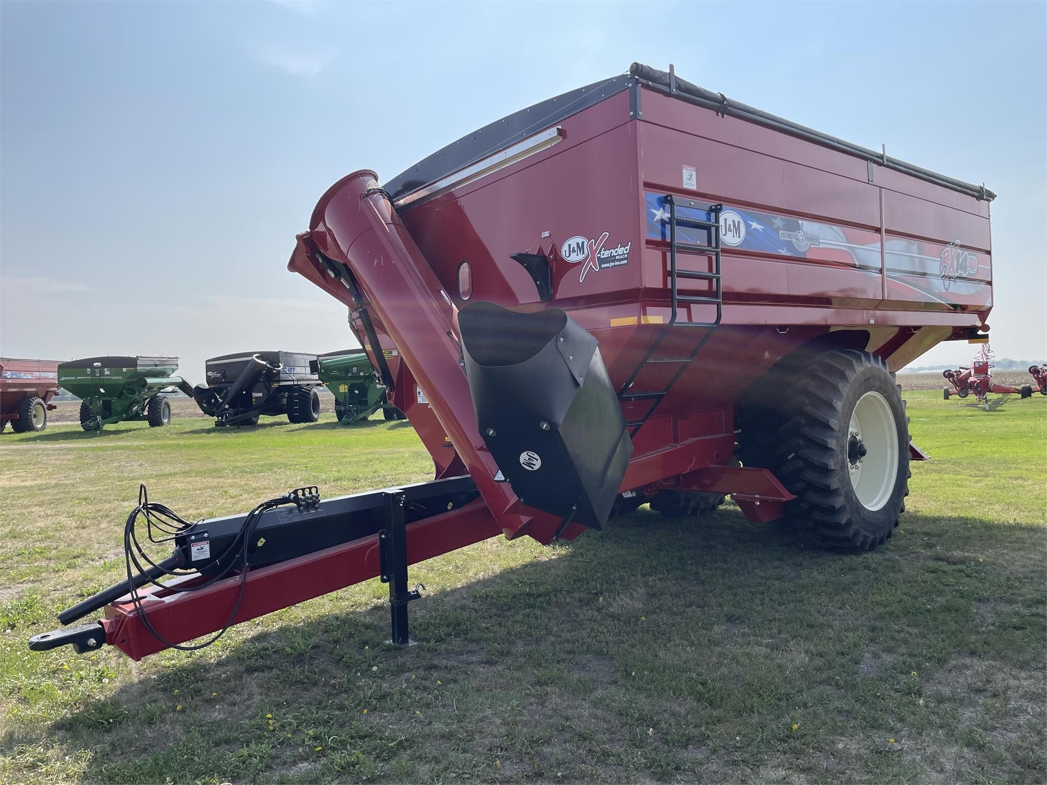 2023 J&M 1432-22D Grain Cart