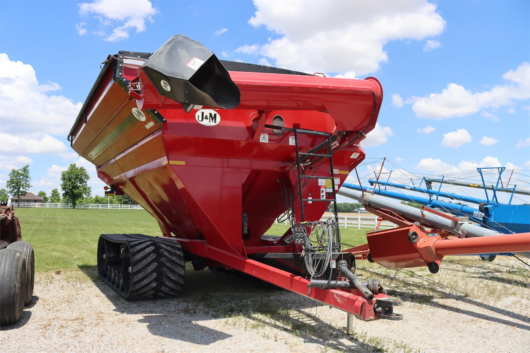 2013 J&M 1250-20T Grain Cart