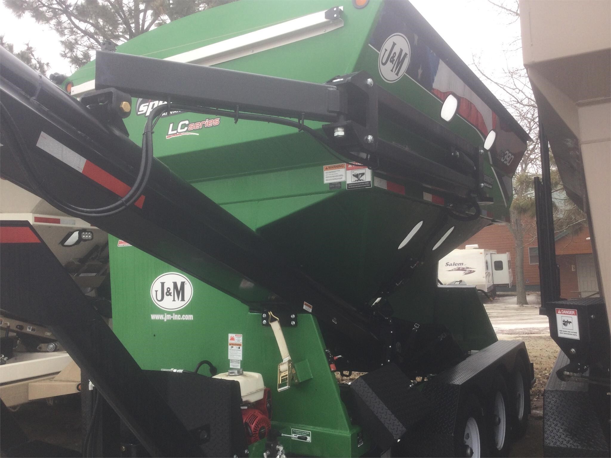 2024 J&M LC390 Seed Tender