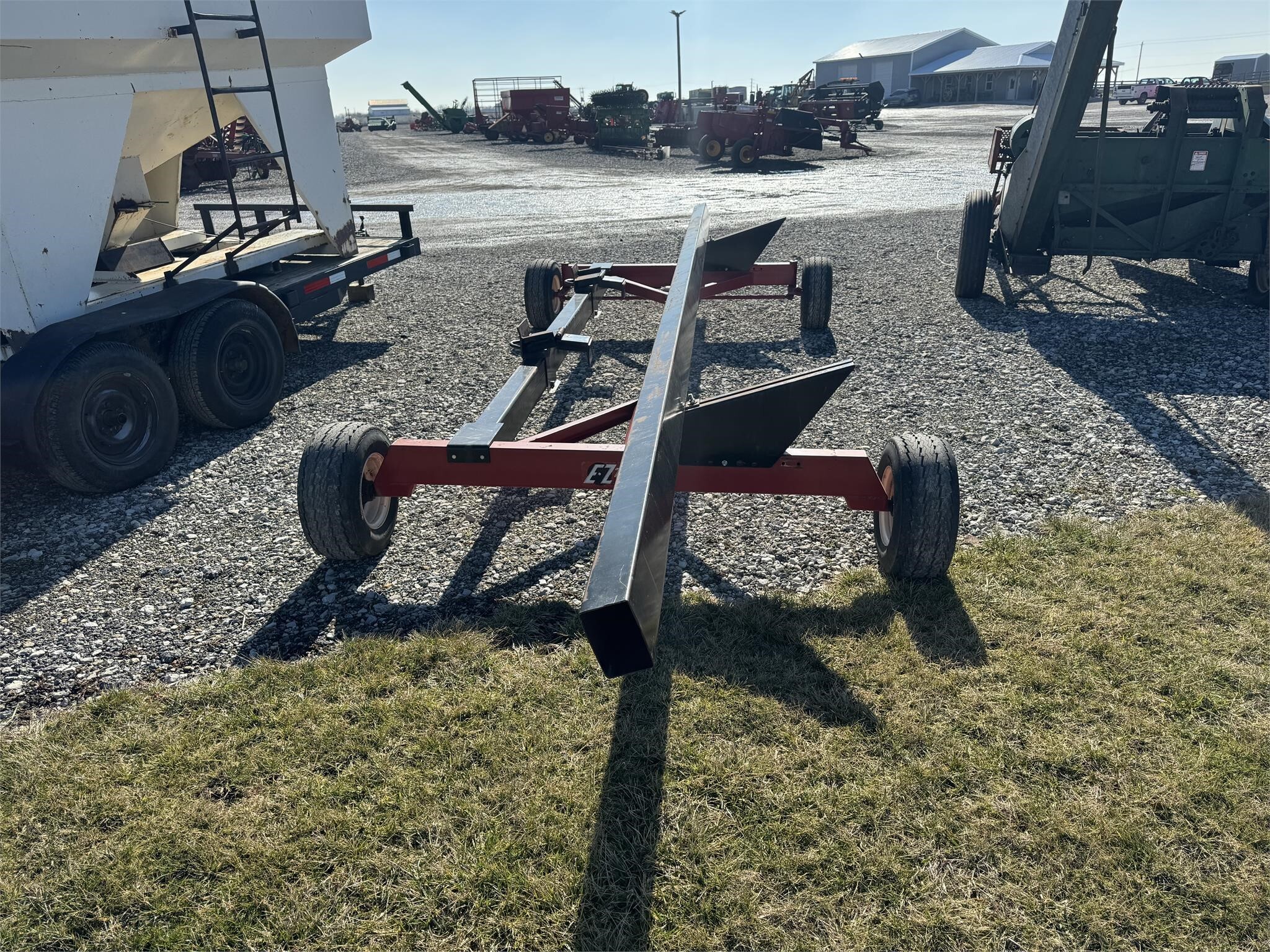  E-Z Trail 680 Header Trailer