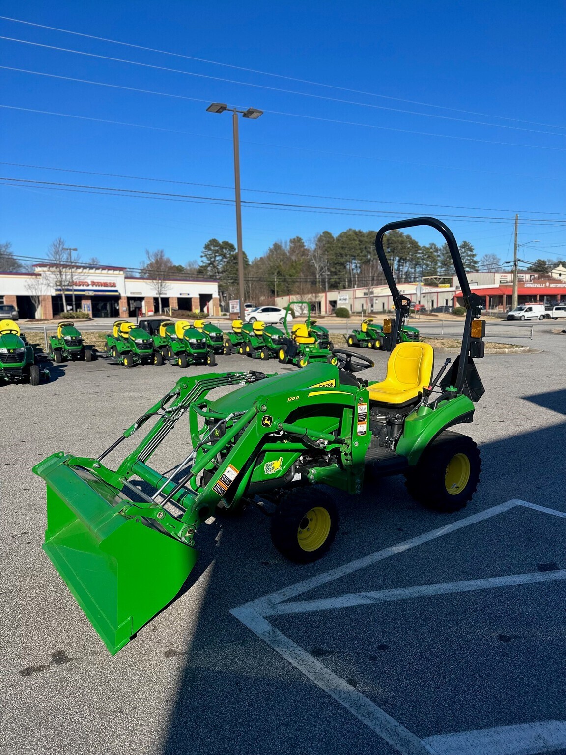2022 John Deere 1023E Tractor