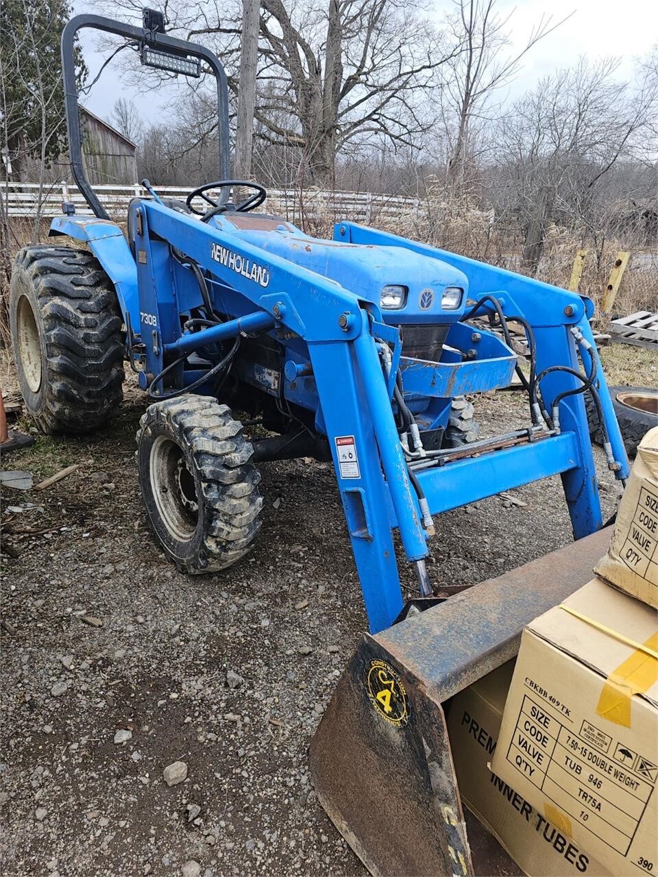  New Holland TC30 Tractor