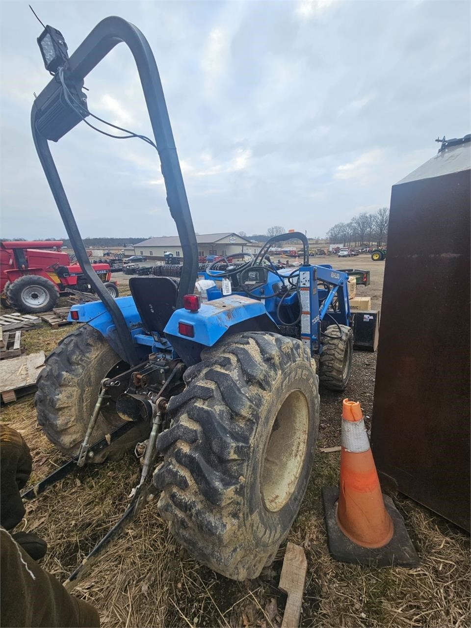  New Holland TC30 Tractor