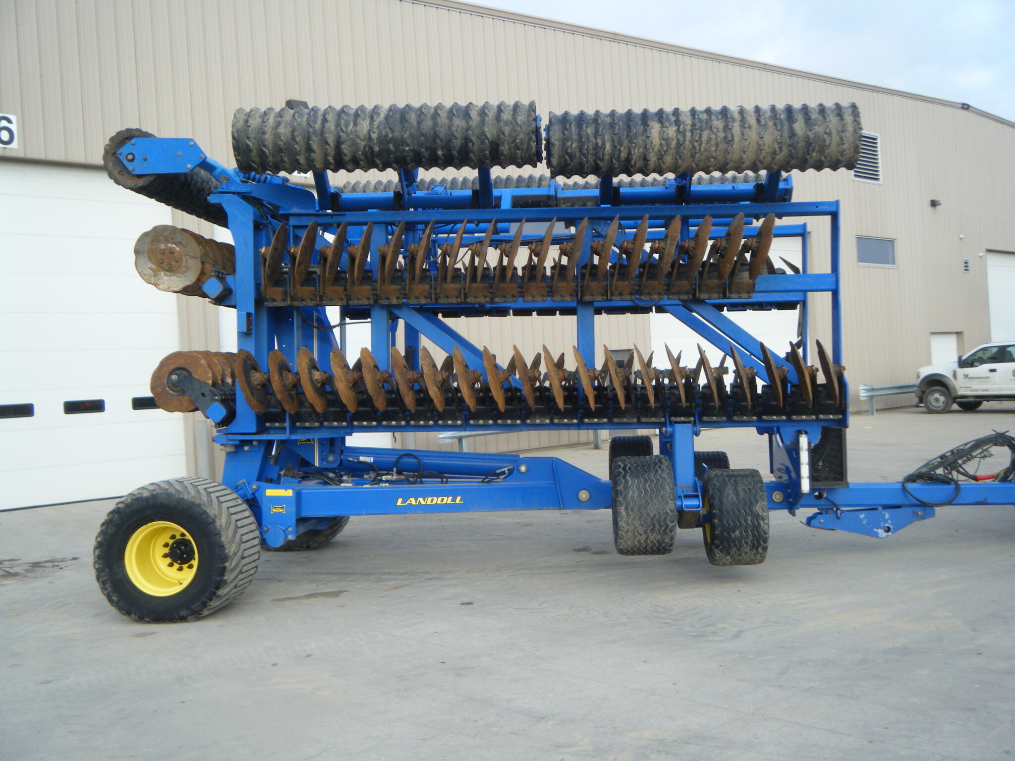 2017 Landoll 7833-40 Disk