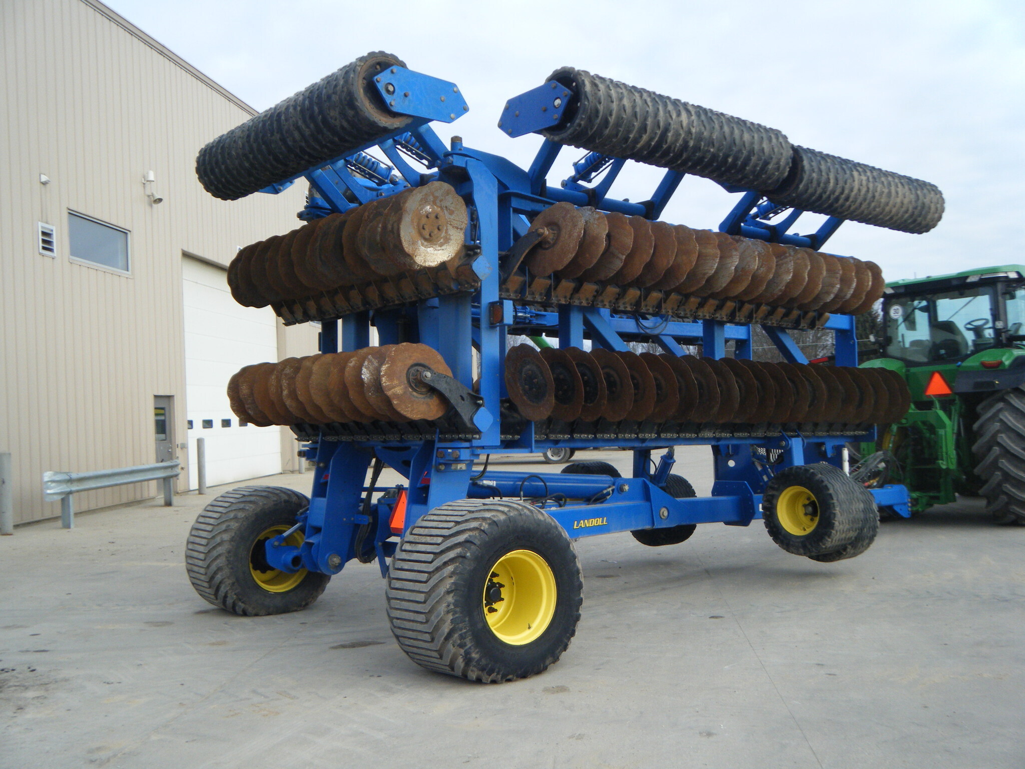2017 Landoll 7833-40 Disk