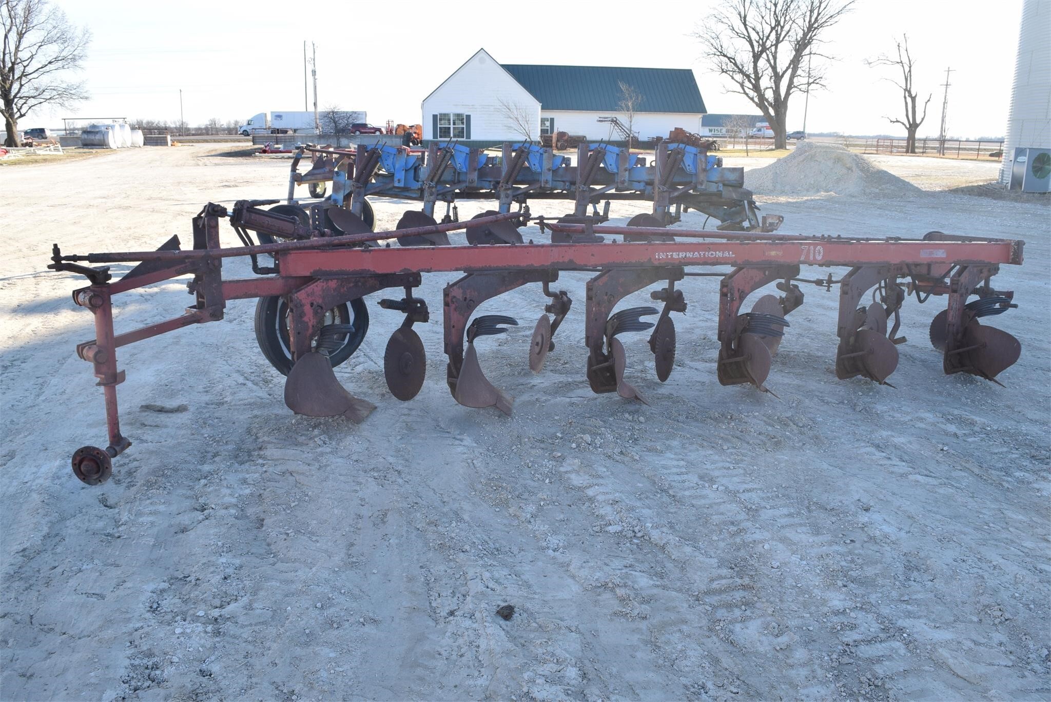  International Harvester 710 Plow
