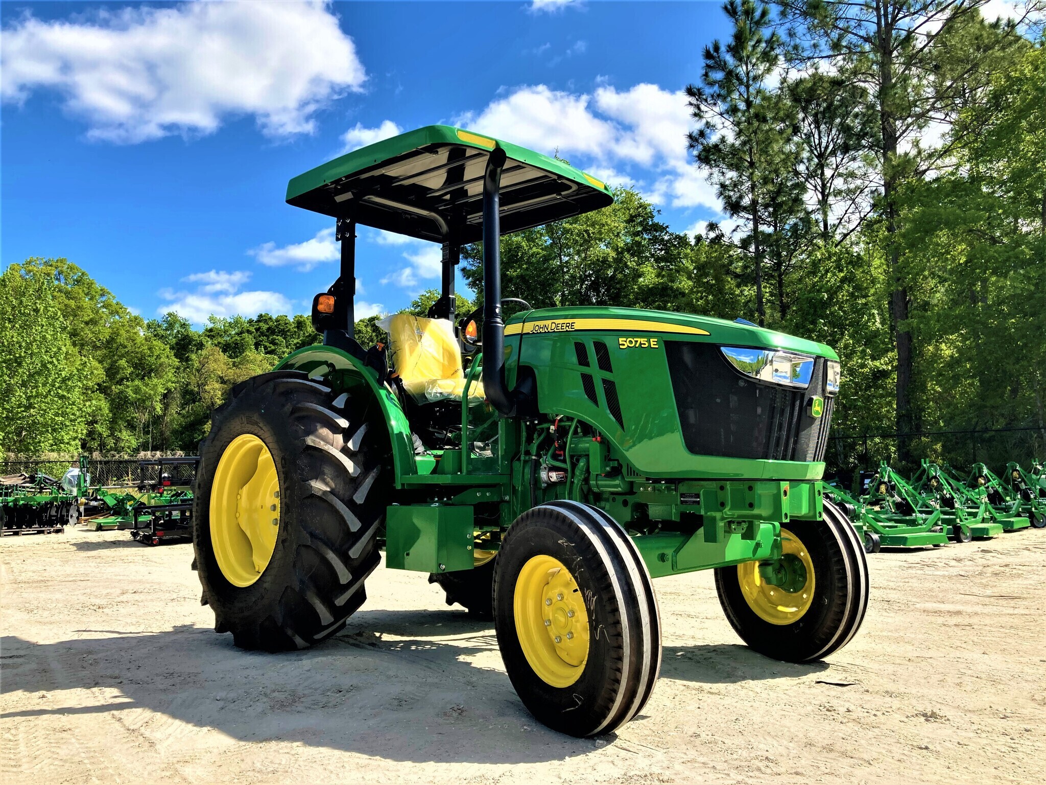 2024 John Deere 5075E Tractor