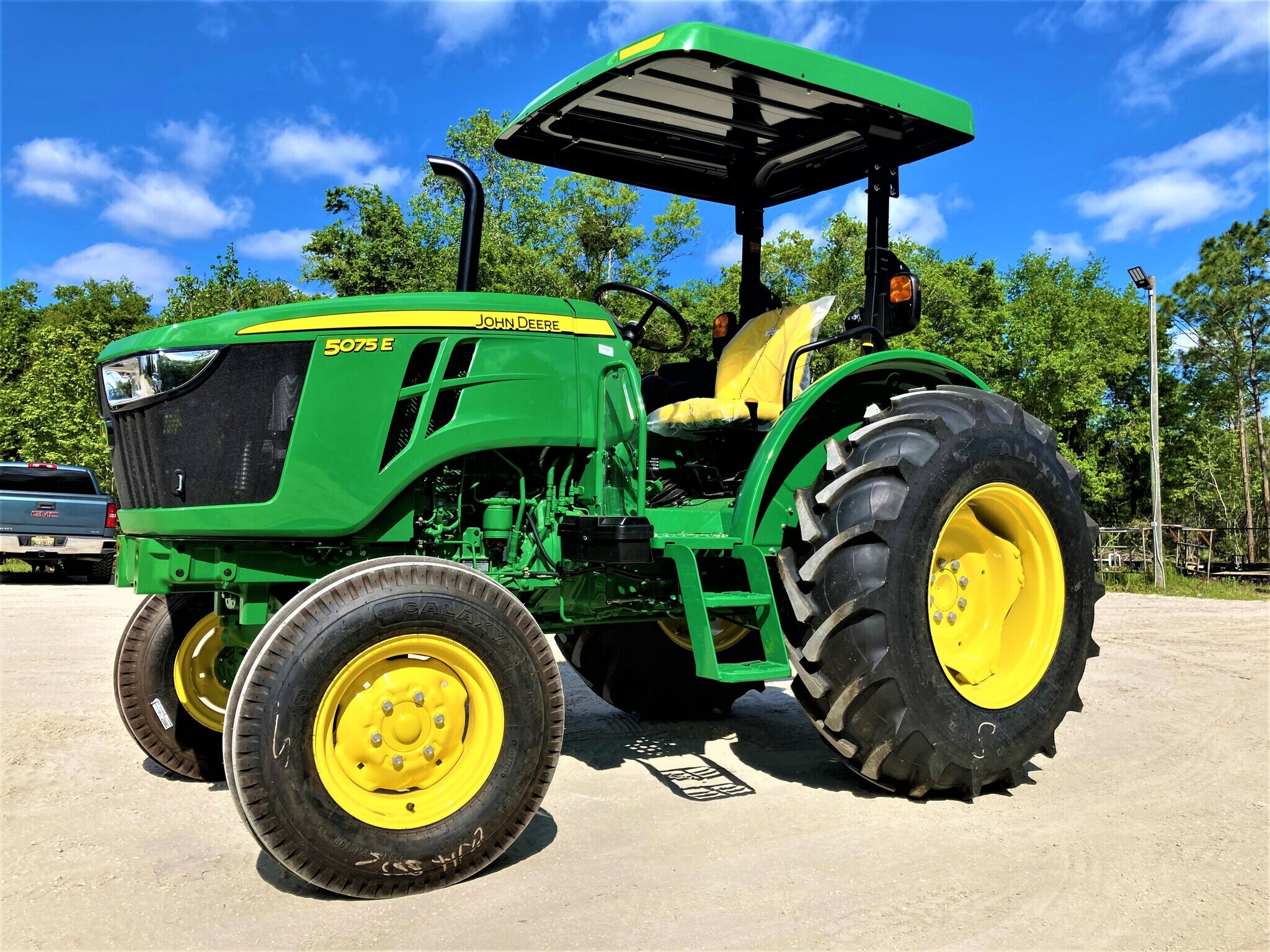 2024 John Deere 5075E Tractor