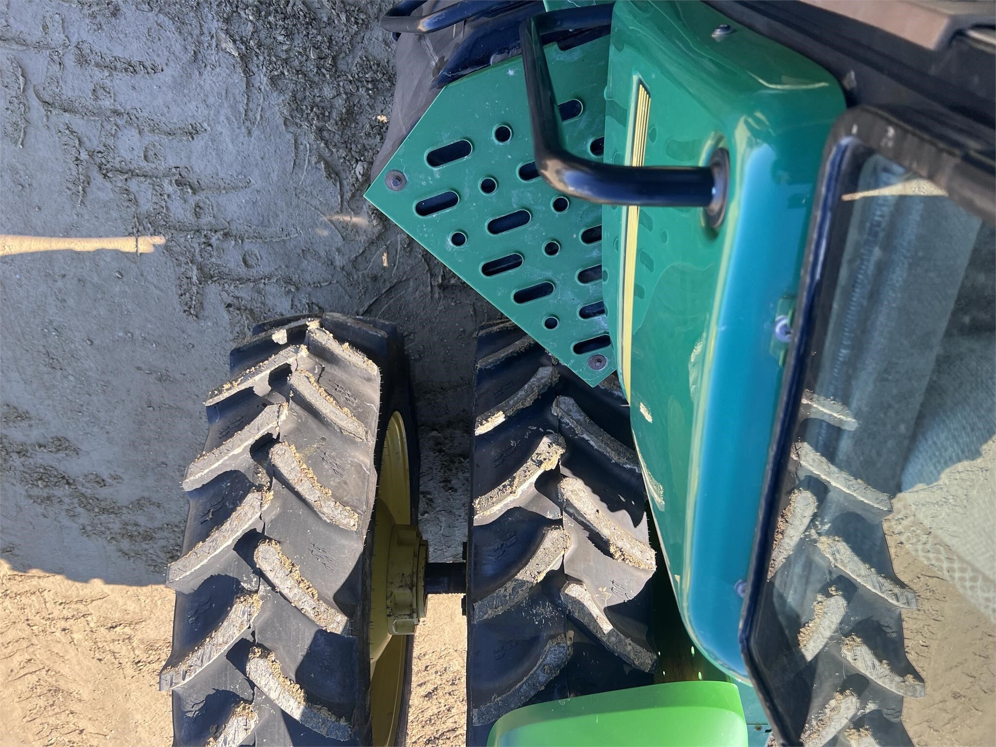 2010 John Deere 9330 Tractor