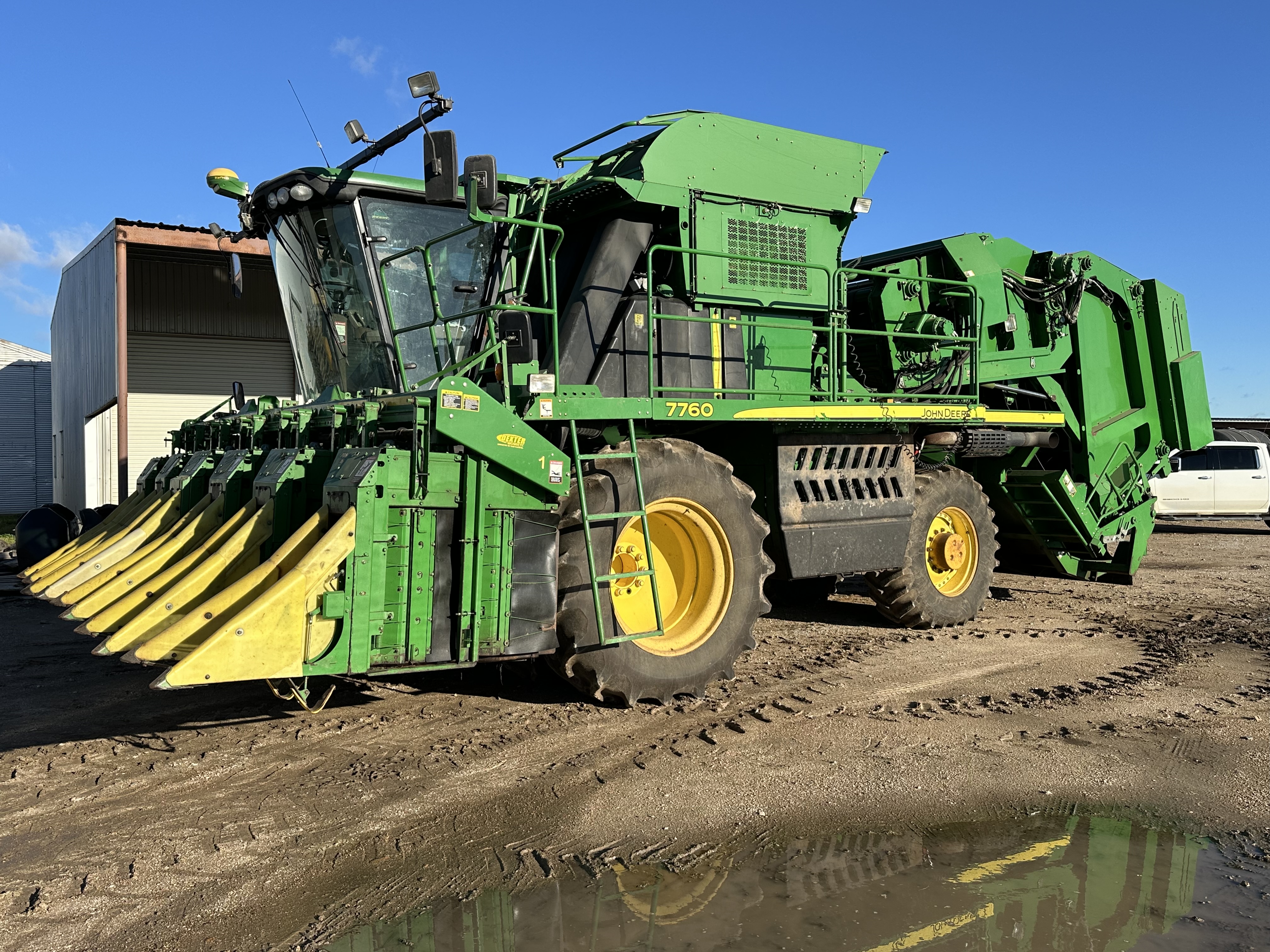 2010 John Deere 7760 Cotton Equipment