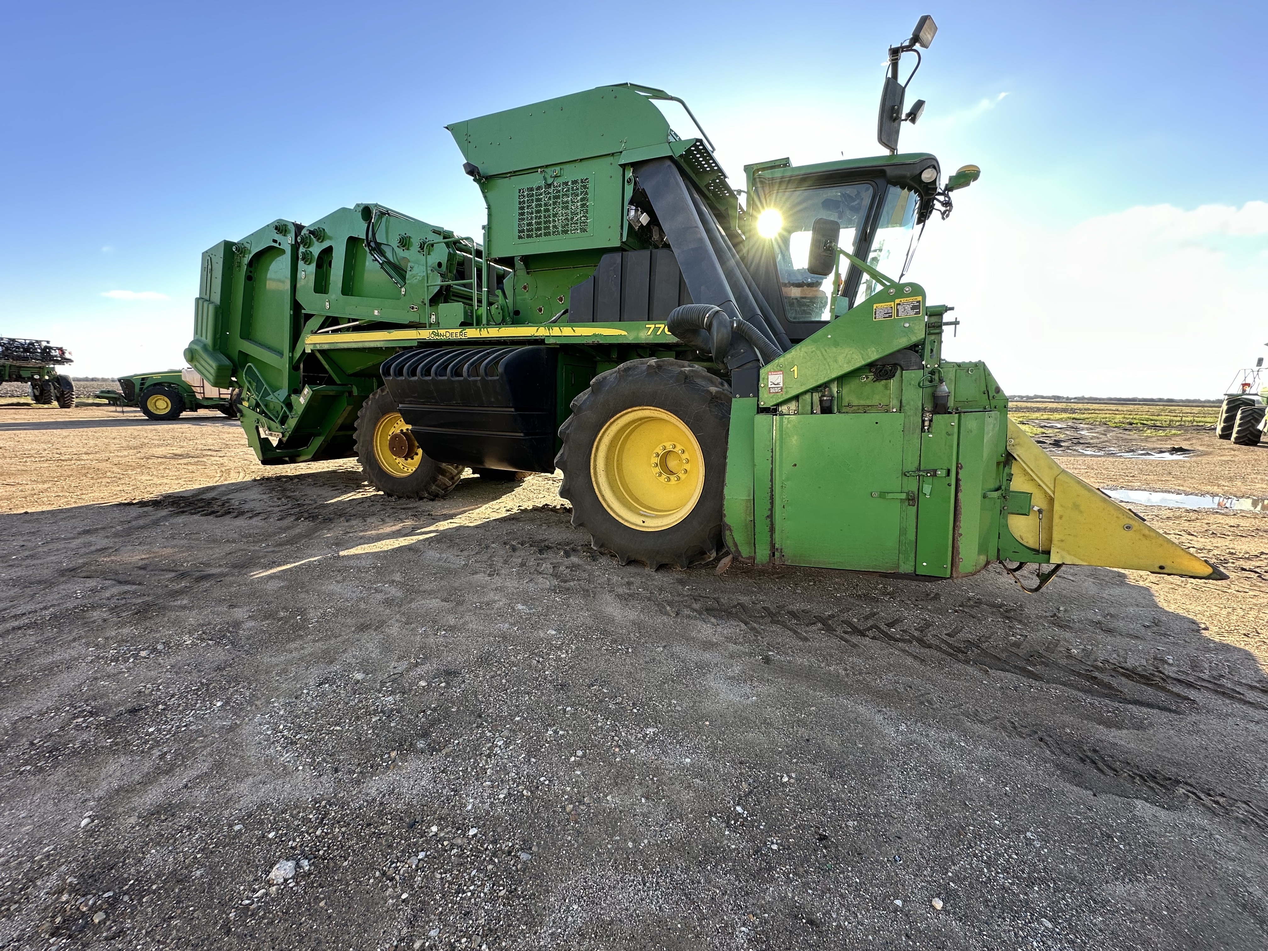 2010 John Deere 7760 Cotton Equipment