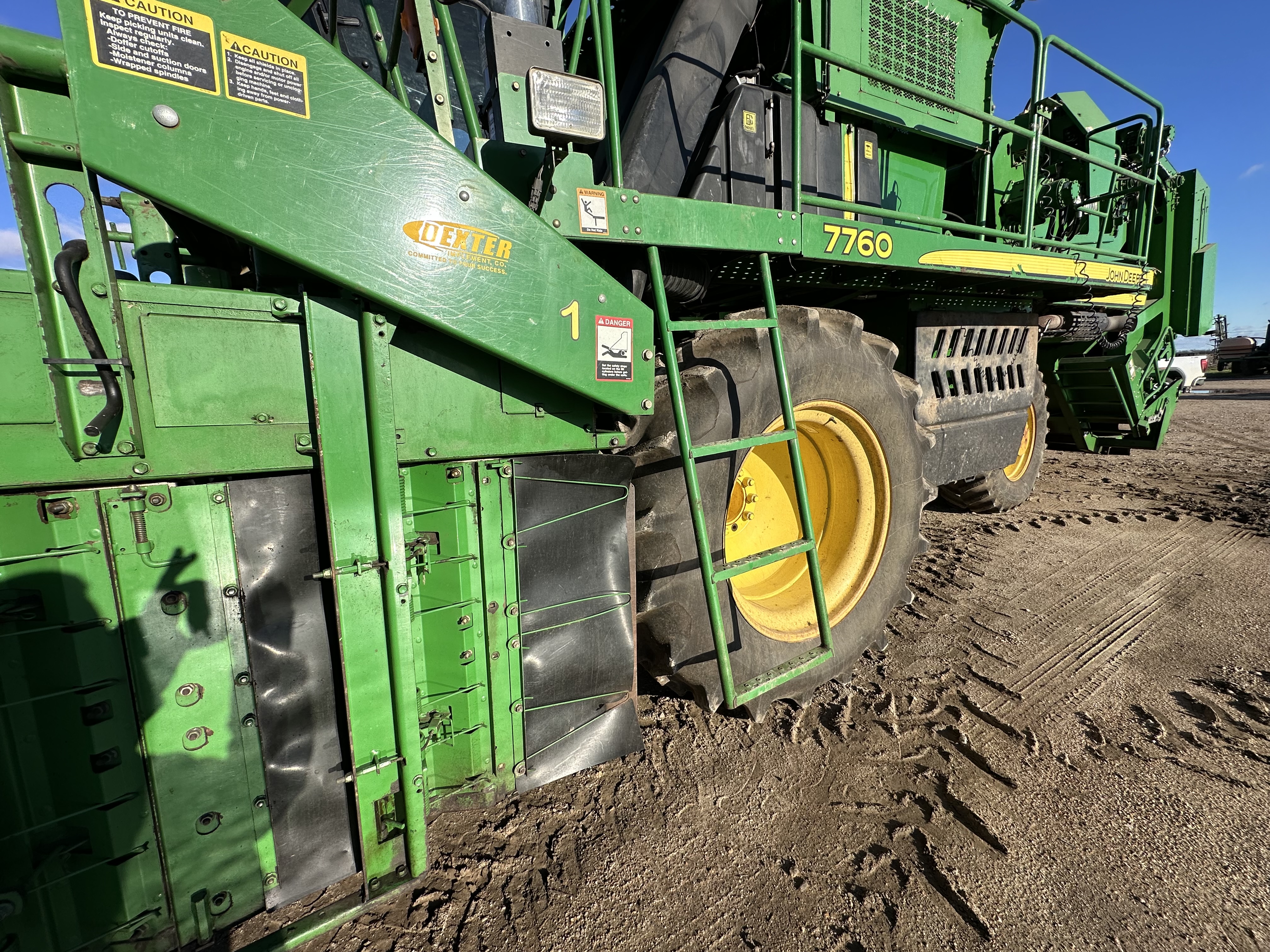 2010 John Deere 7760 Cotton Equipment