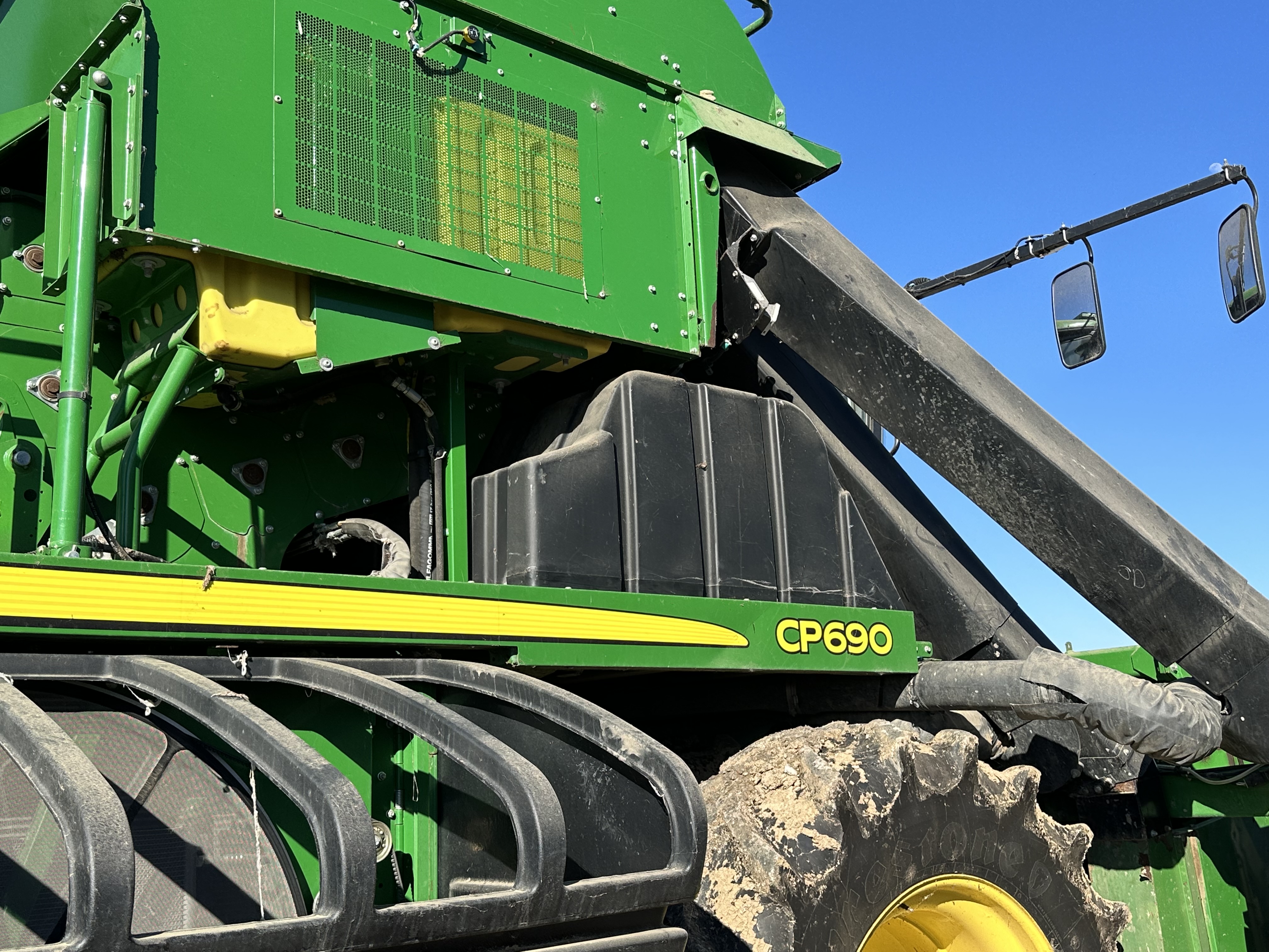 2010 John Deere 7760 Cotton Equipment