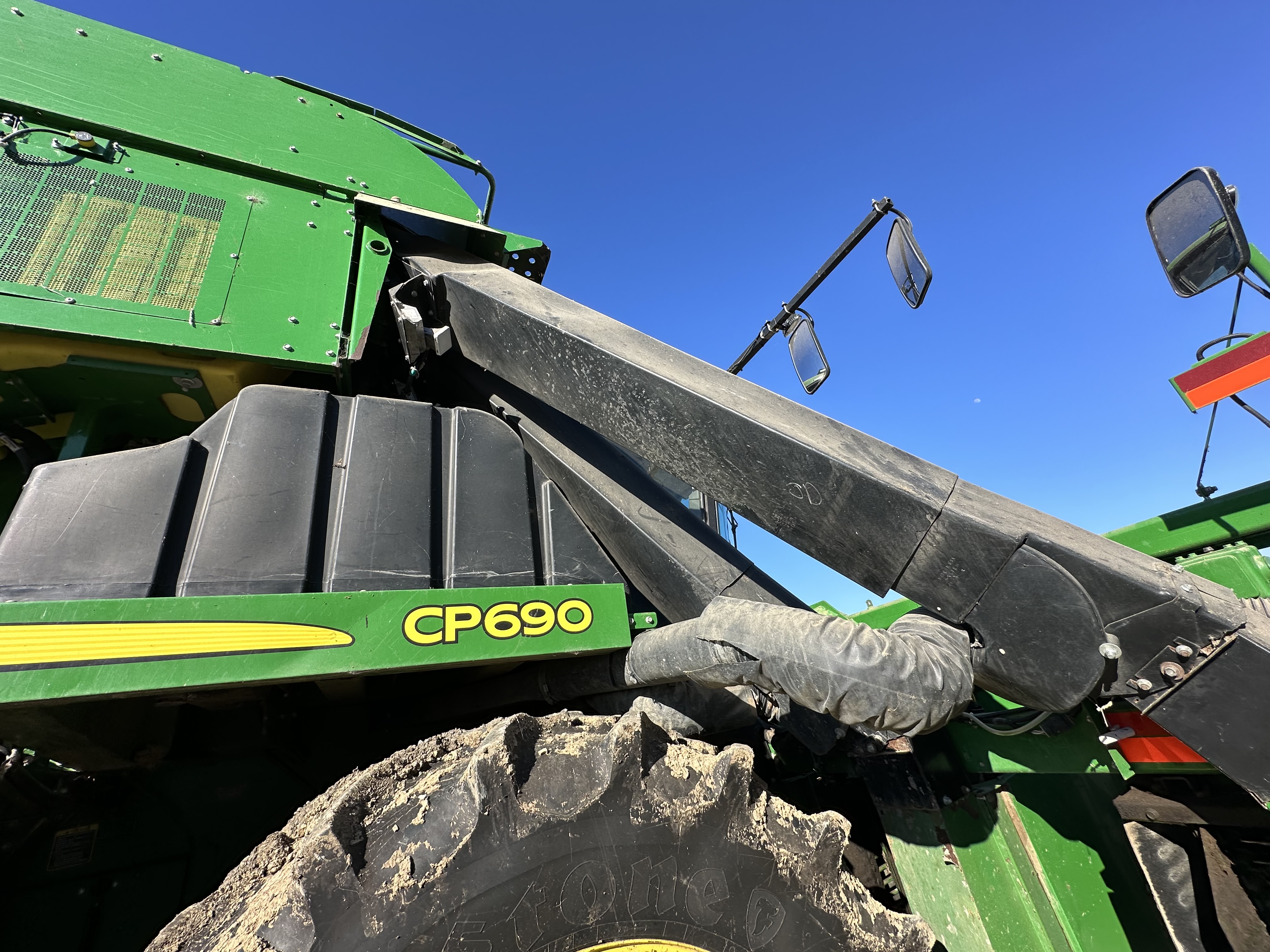2010 John Deere 7760 Cotton Equipment