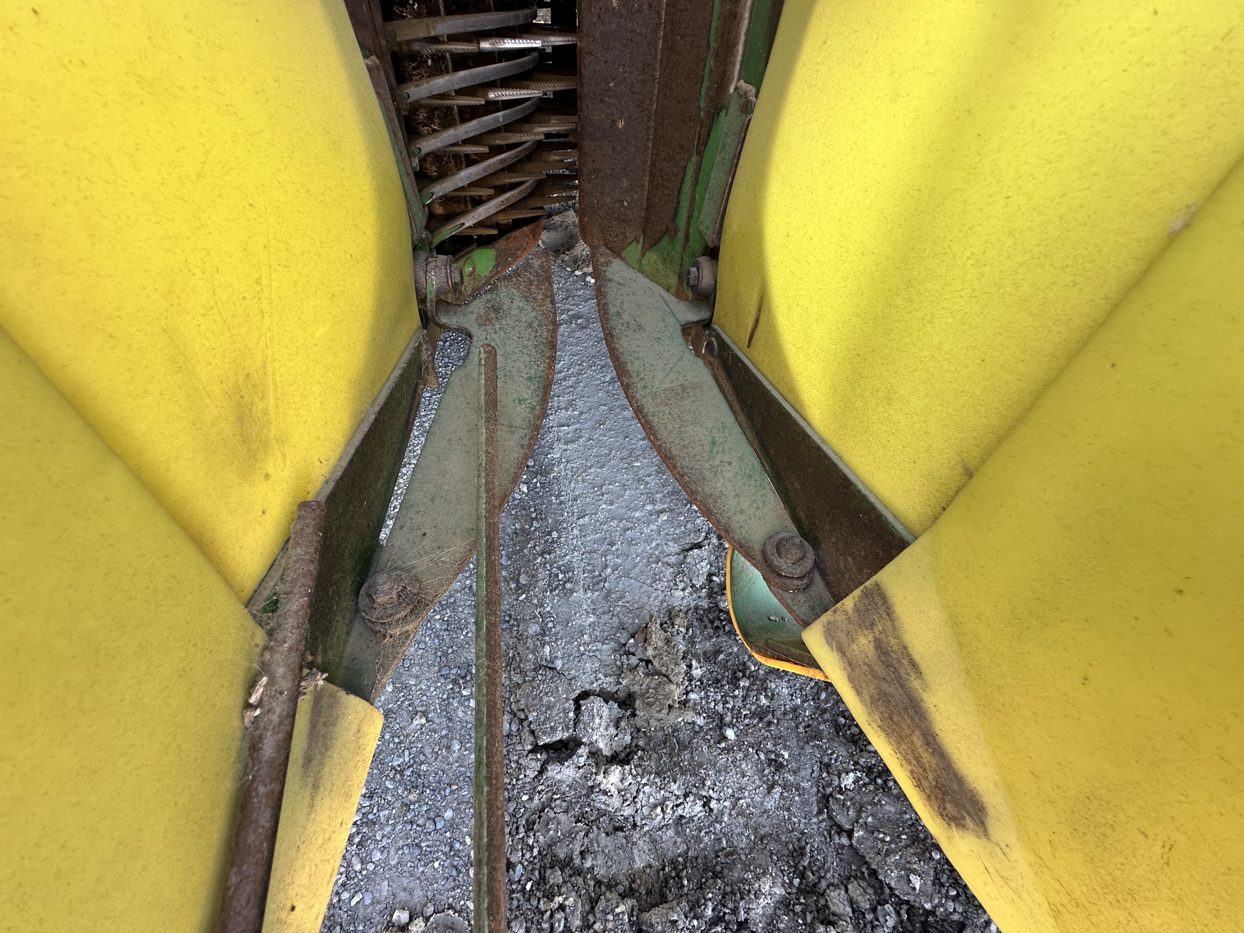 2010 John Deere 7760 Cotton Equipment