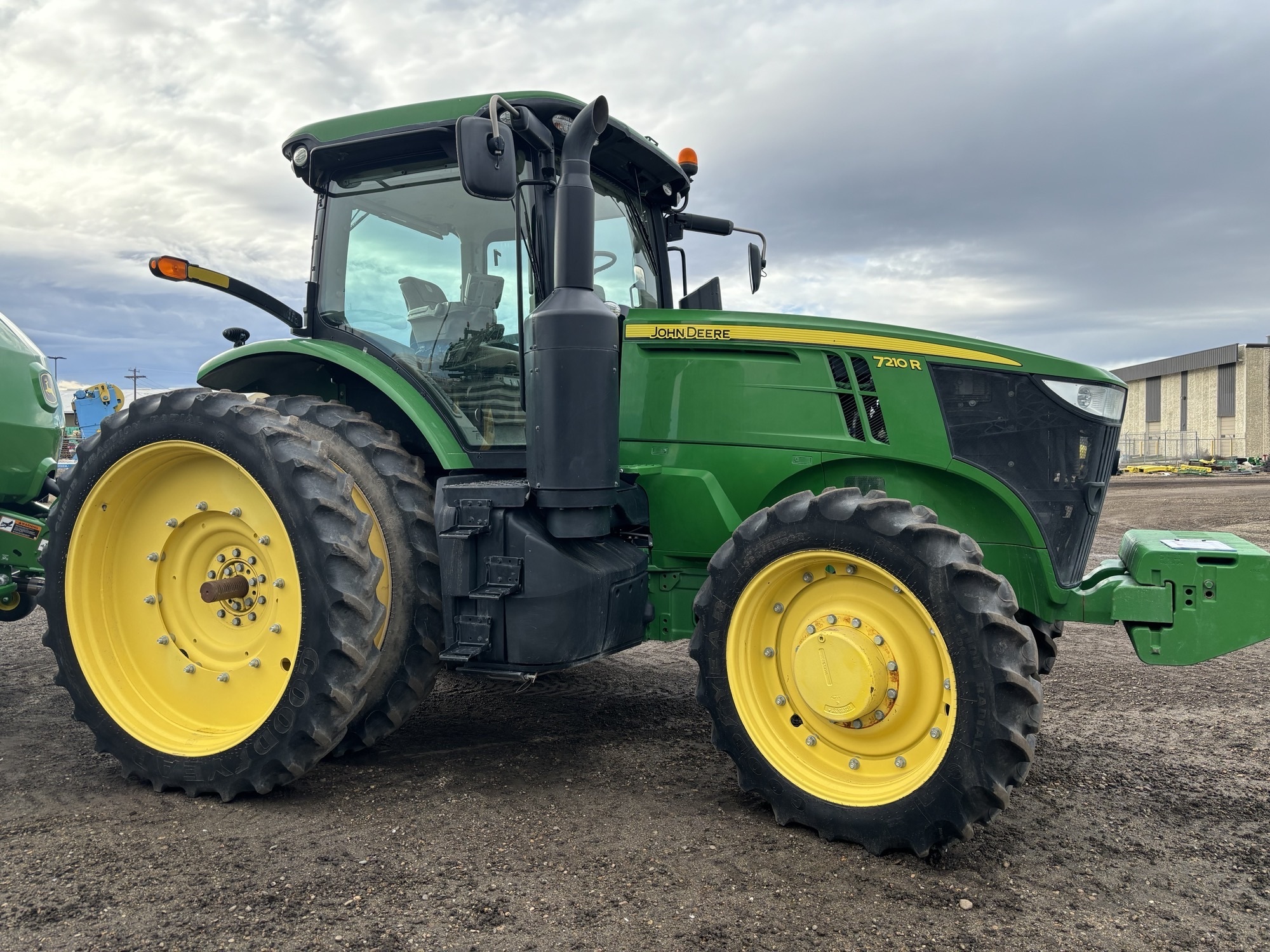 2014 John Deere 7210R Tractor