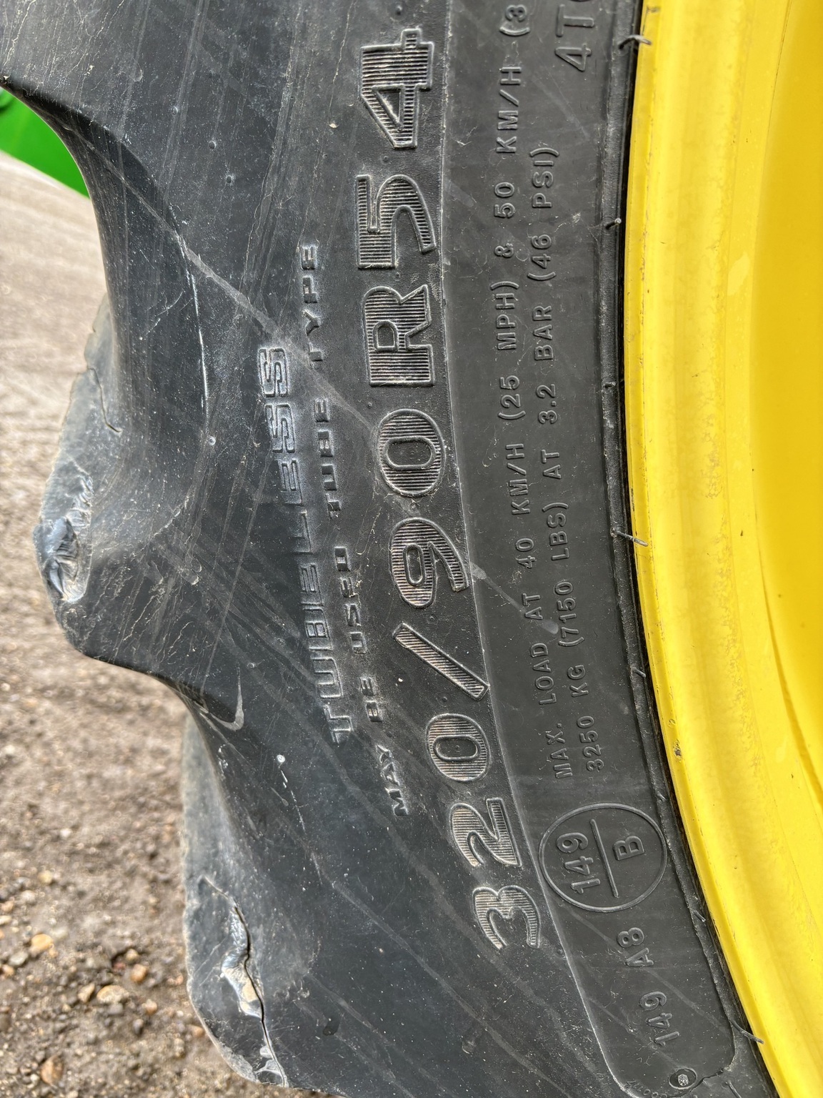 2014 John Deere 7210R Tractor