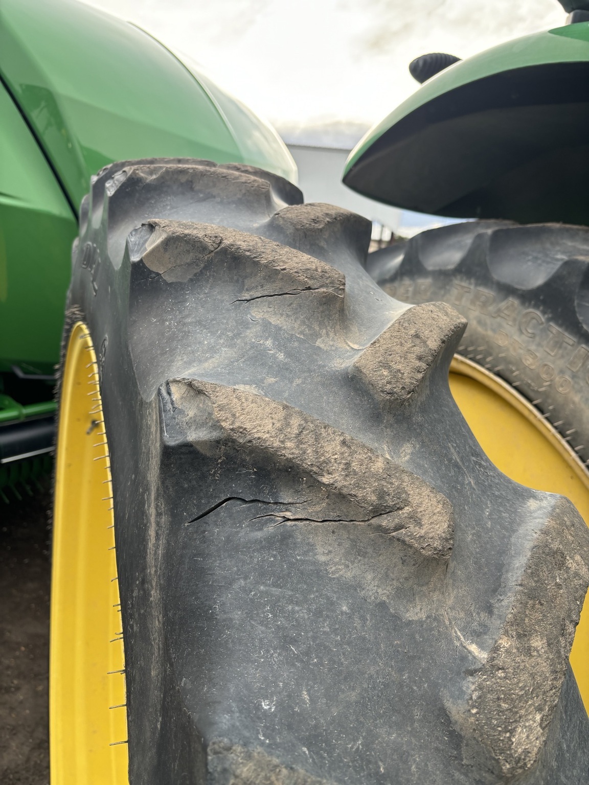 2014 John Deere 7210R Tractor