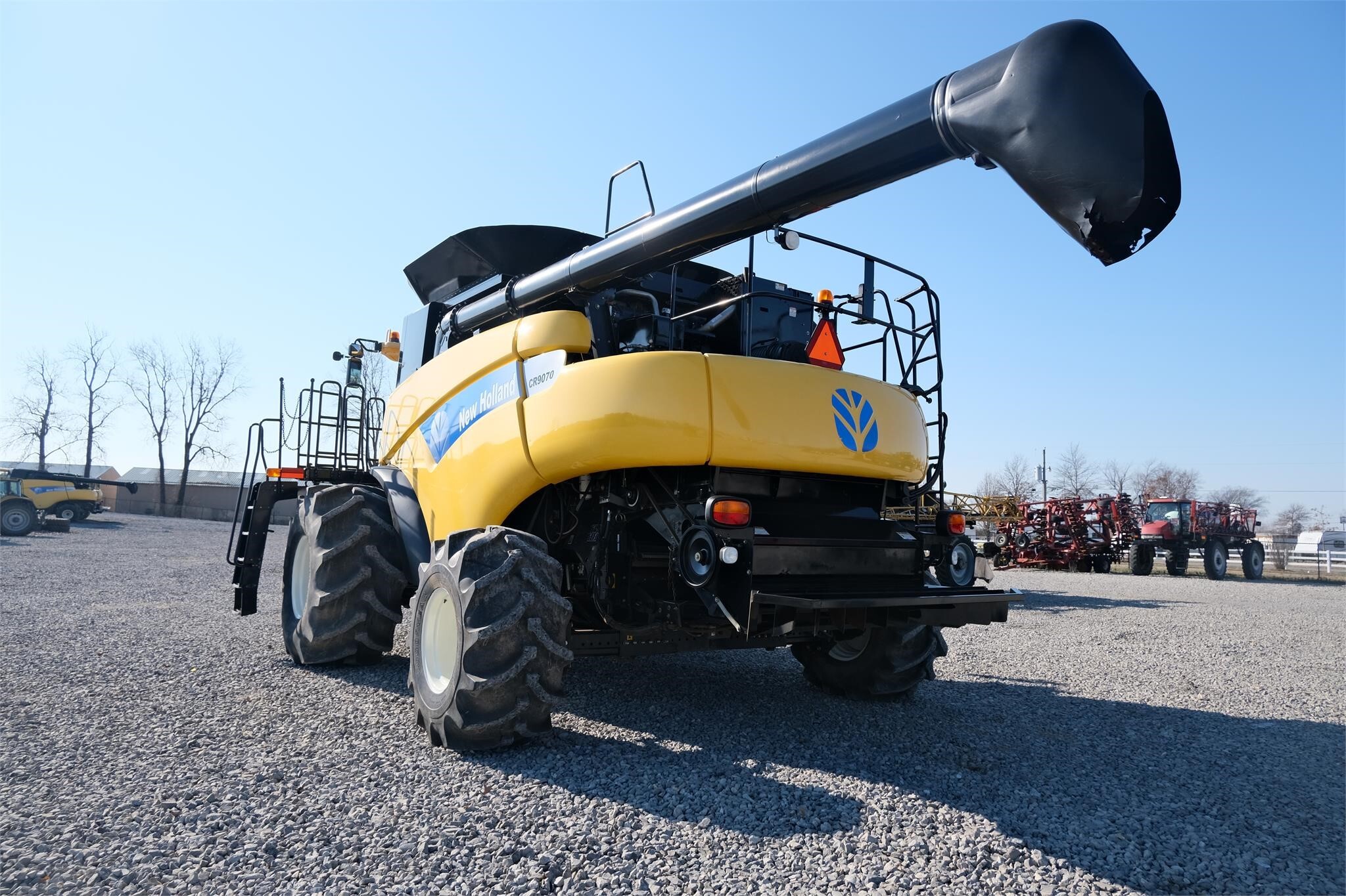 2011 New Holland CR9070 Combine
