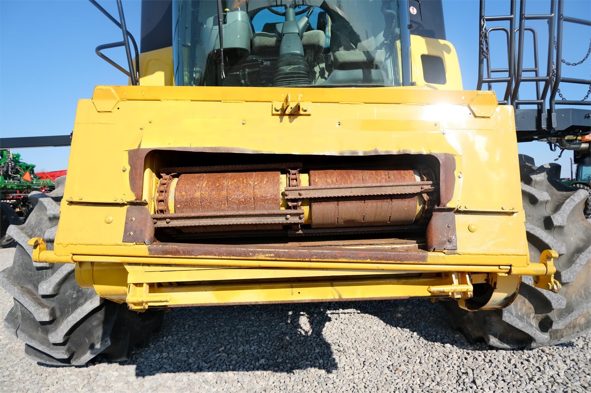 2011 New Holland CR9070 Combine