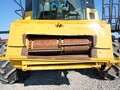 2011 New Holland CR9070 Combine