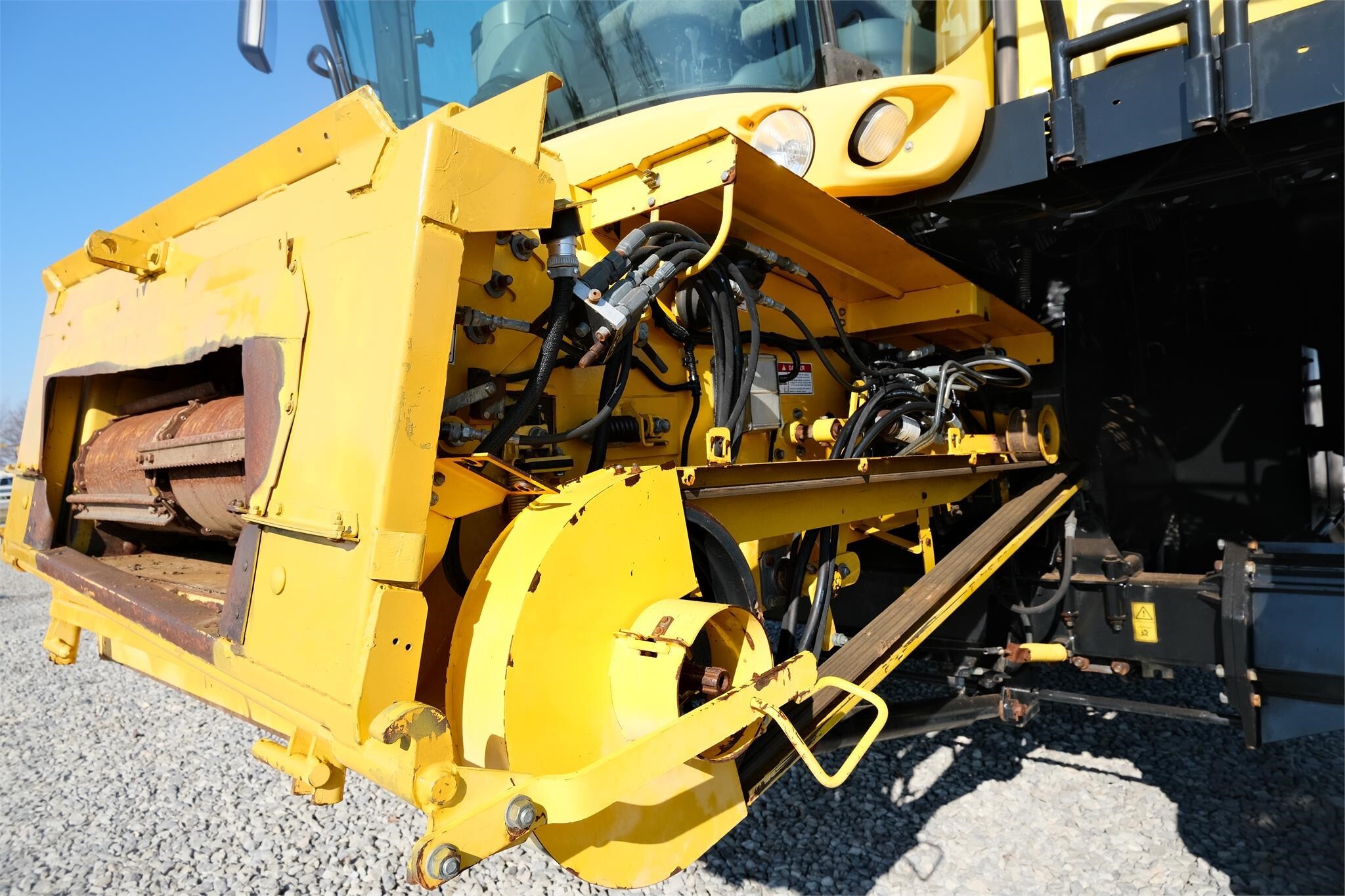 2011 New Holland CR9070 Combine