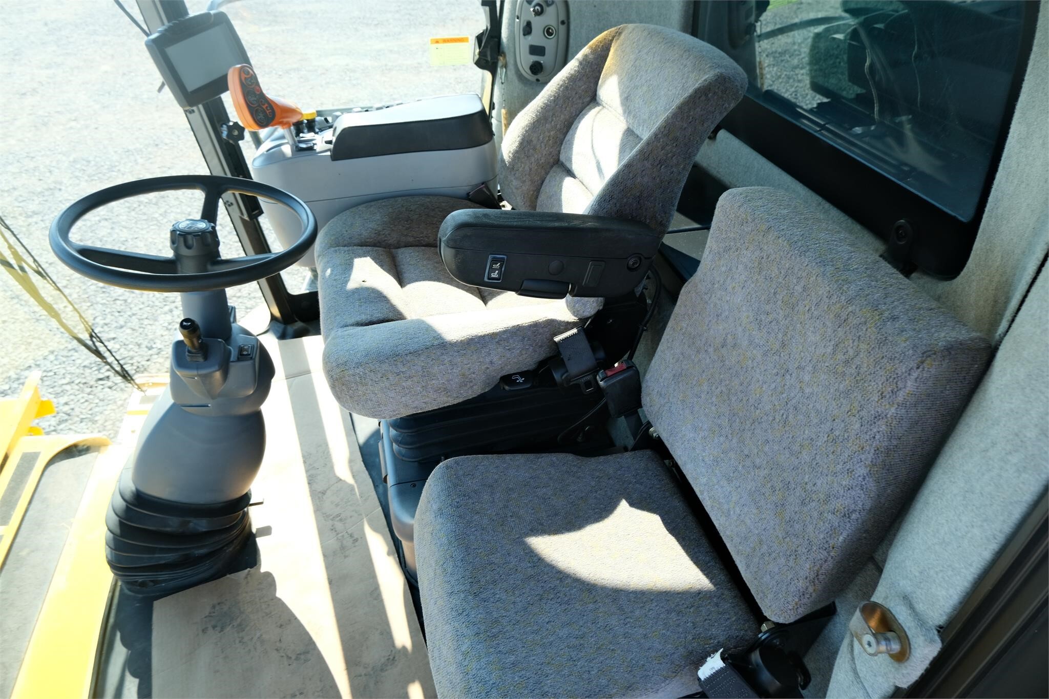 2011 New Holland CR9070 Combine