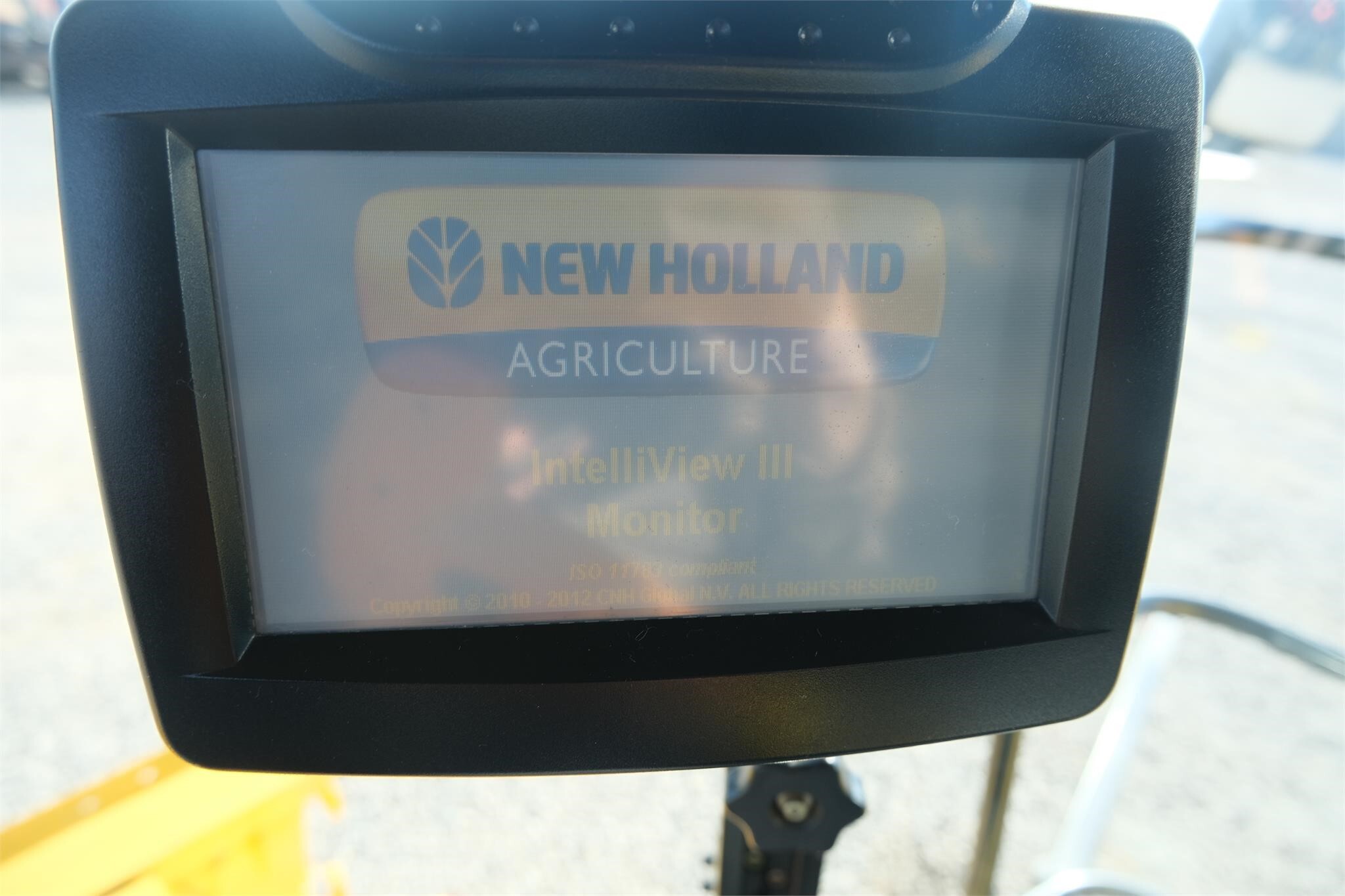2011 New Holland CR9070 Combine