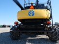 2011 New Holland CR9070 Combine