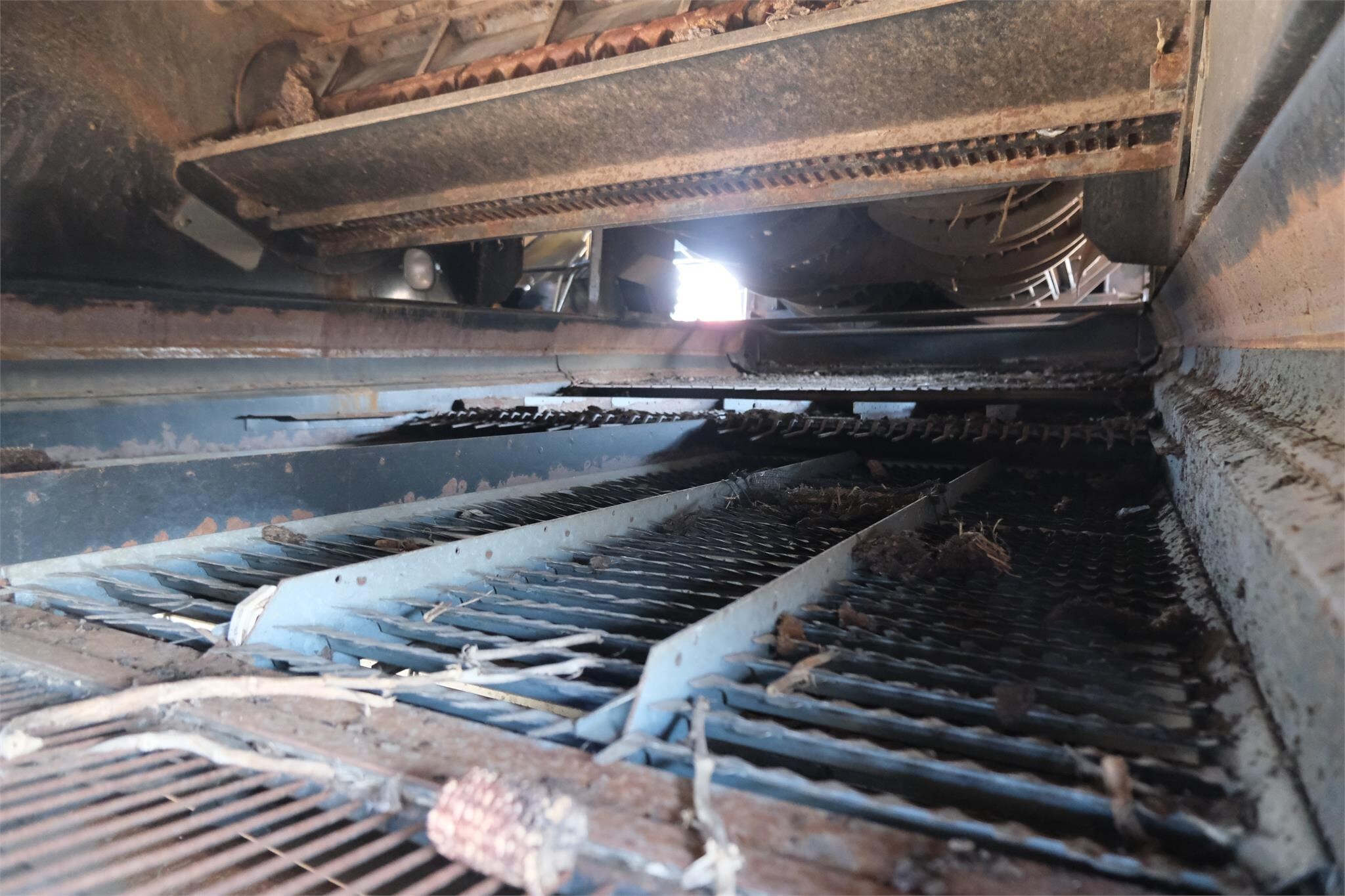 2011 New Holland CR9070 Combine