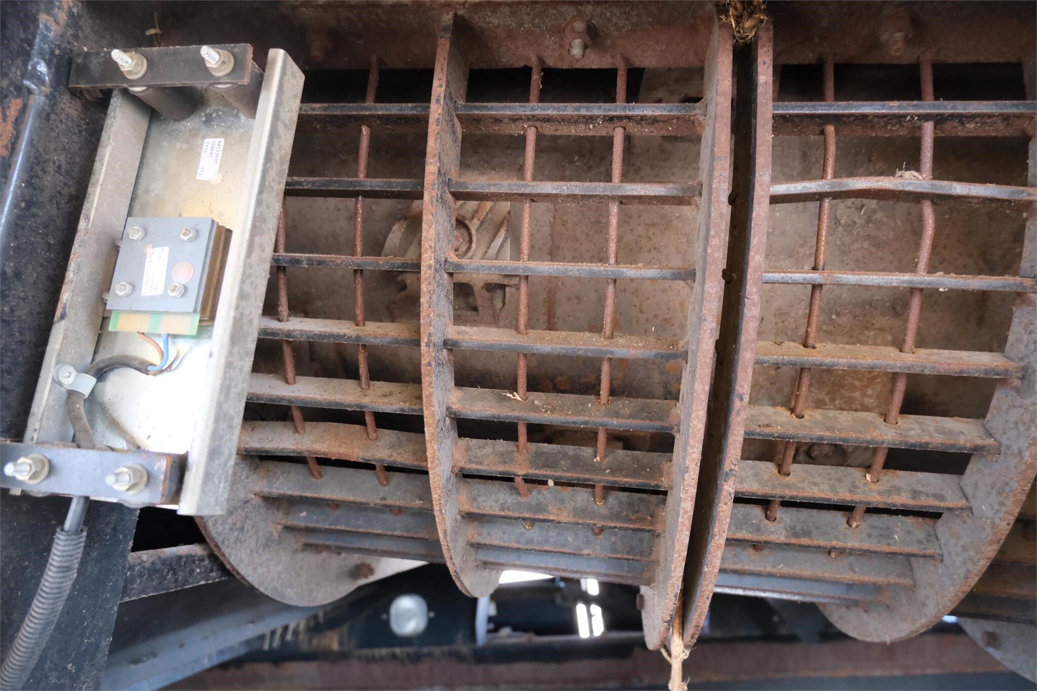 2011 New Holland CR9070 Combine