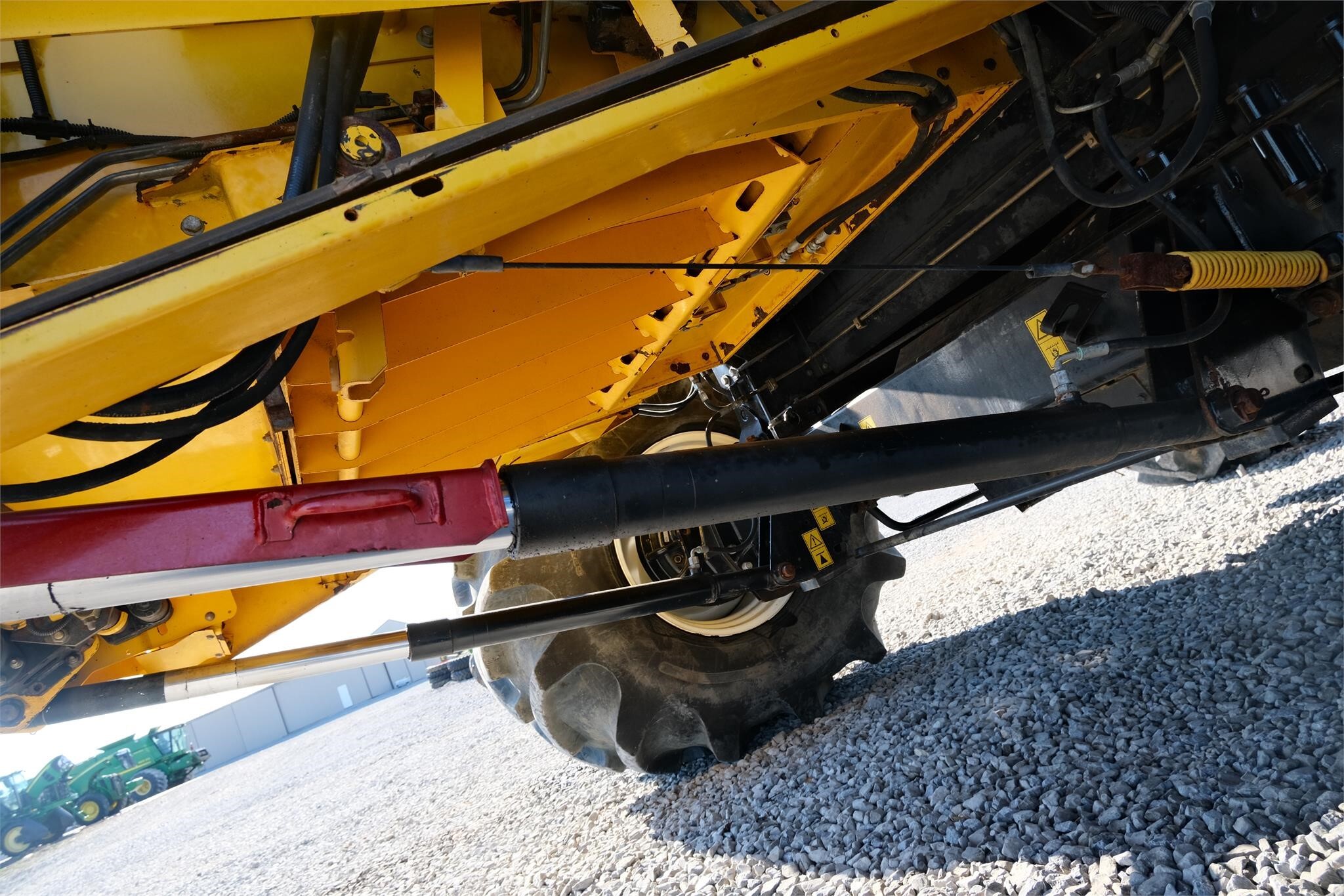 2011 New Holland CR9070 Combine