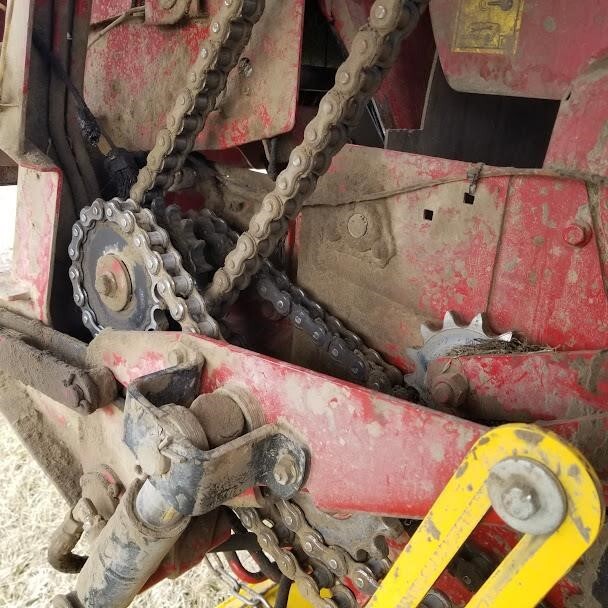 2018 New Holland Roll-Belt 560 Round Baler