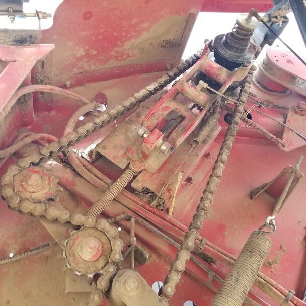 2018 New Holland Roll-Belt 560 Round Baler