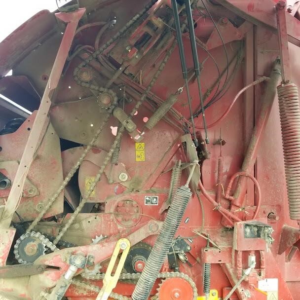 2018 New Holland Roll-Belt 560 Round Baler