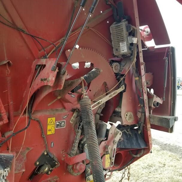 2018 New Holland Roll-Belt 560 Round Baler