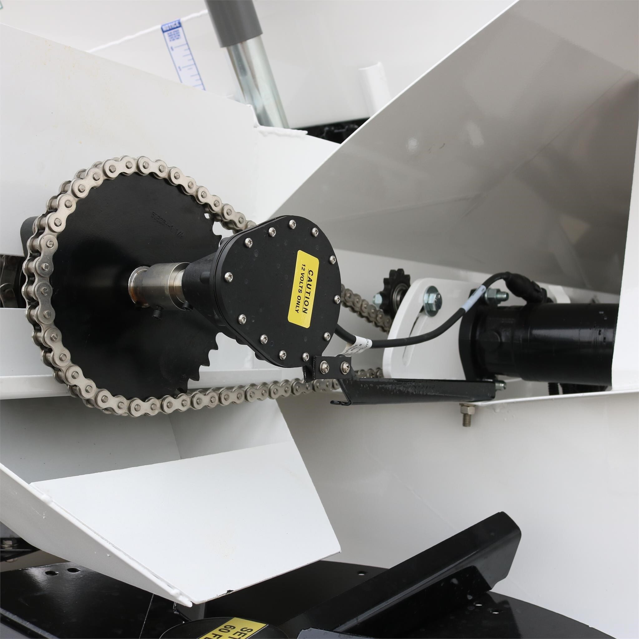 2025 Dalton Ag Products 1000 Pull-Type Fertilizer Spreader