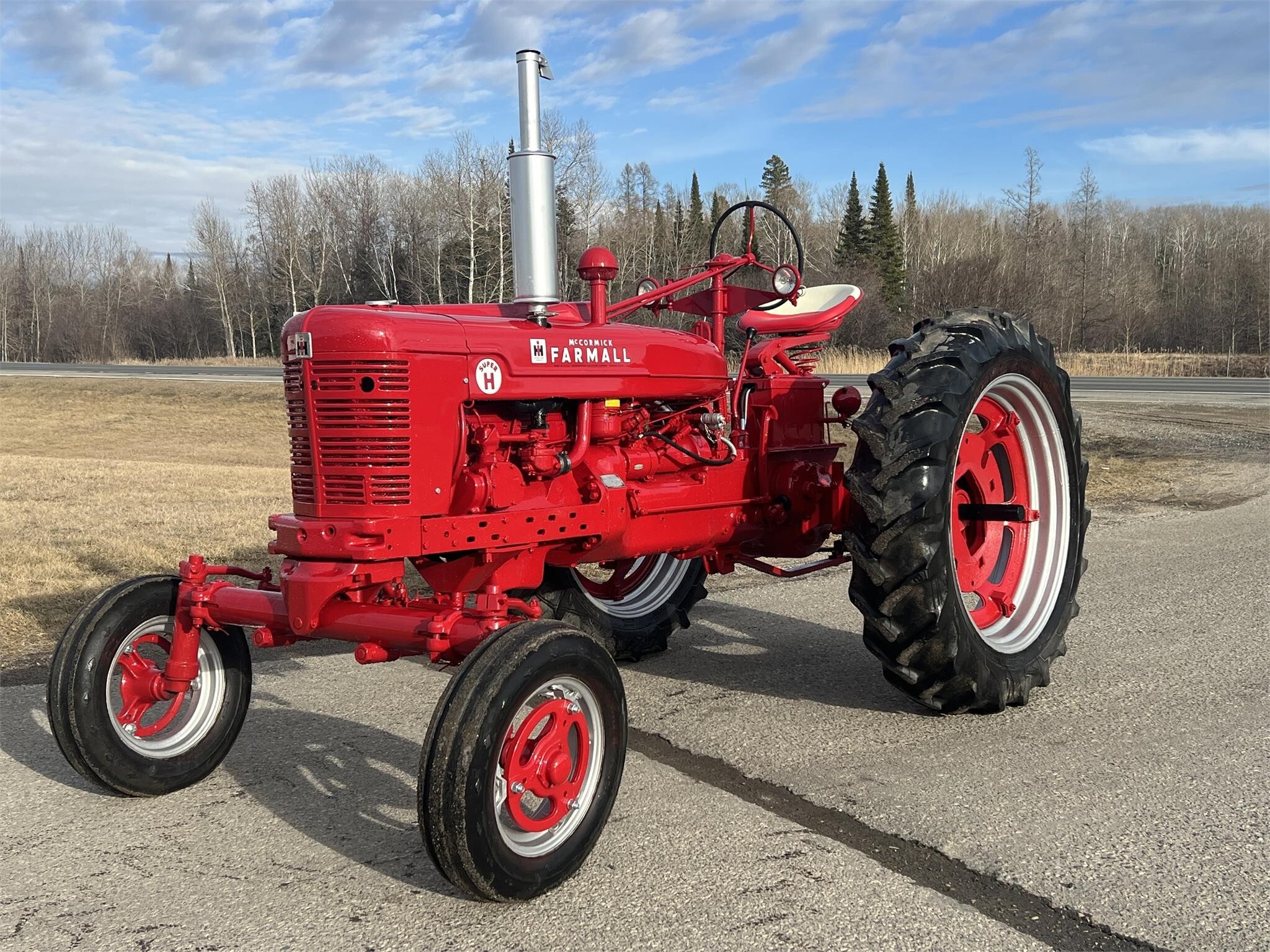 1954 International Super H Tractor