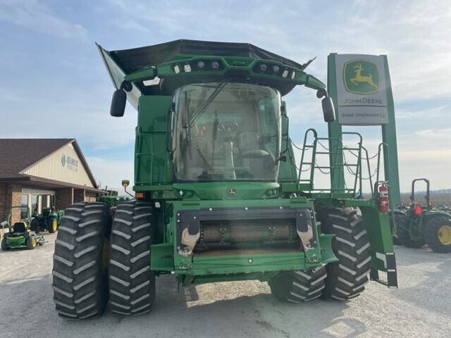 2023 John Deere S780 Combine