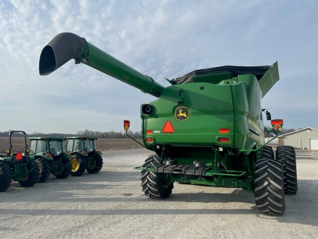 2023 John Deere S780 Combine