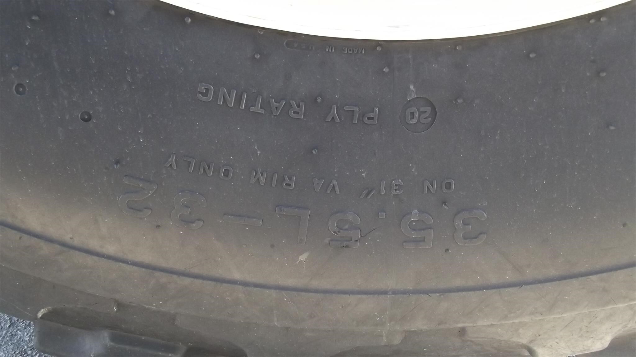 2011 Parker 1039 Grain Cart