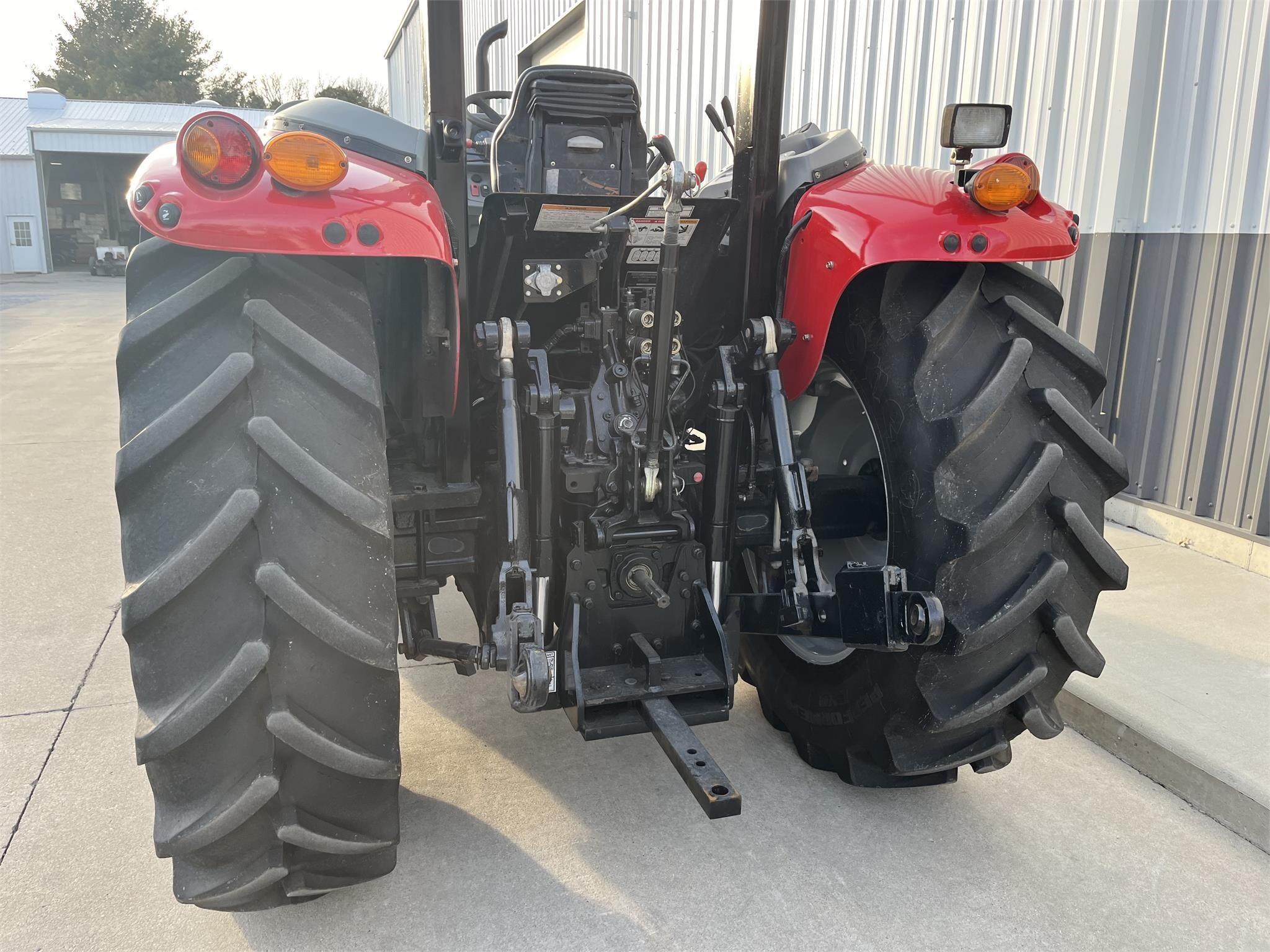 2005 Massey Ferguson 5455 Tractor