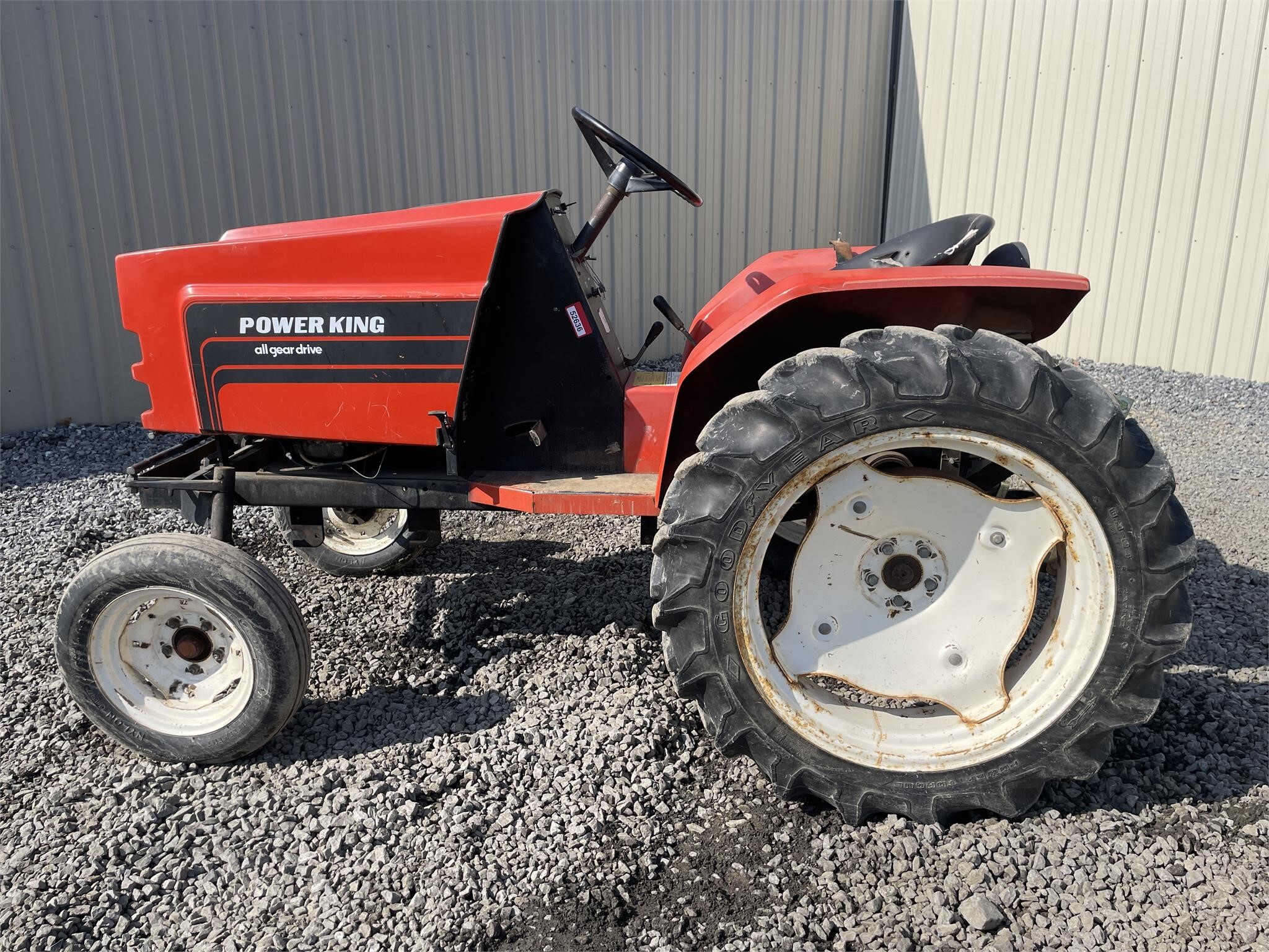 POWER KING TRACTORS 2418 Tractor 1,850 Machinery Pete
