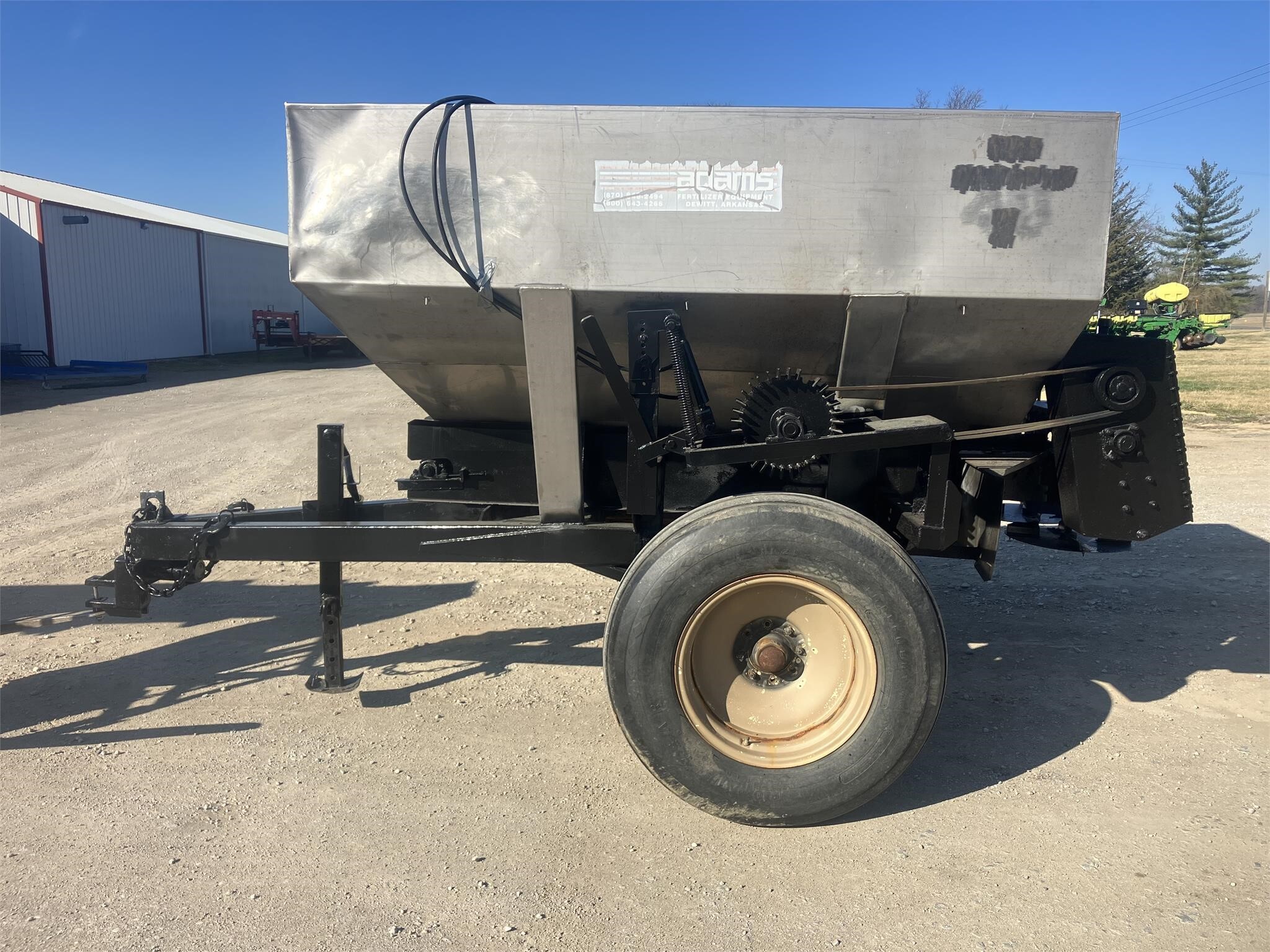Adams Fertilizer Equipment 5T PullType Fertilizer Spreader 6,500