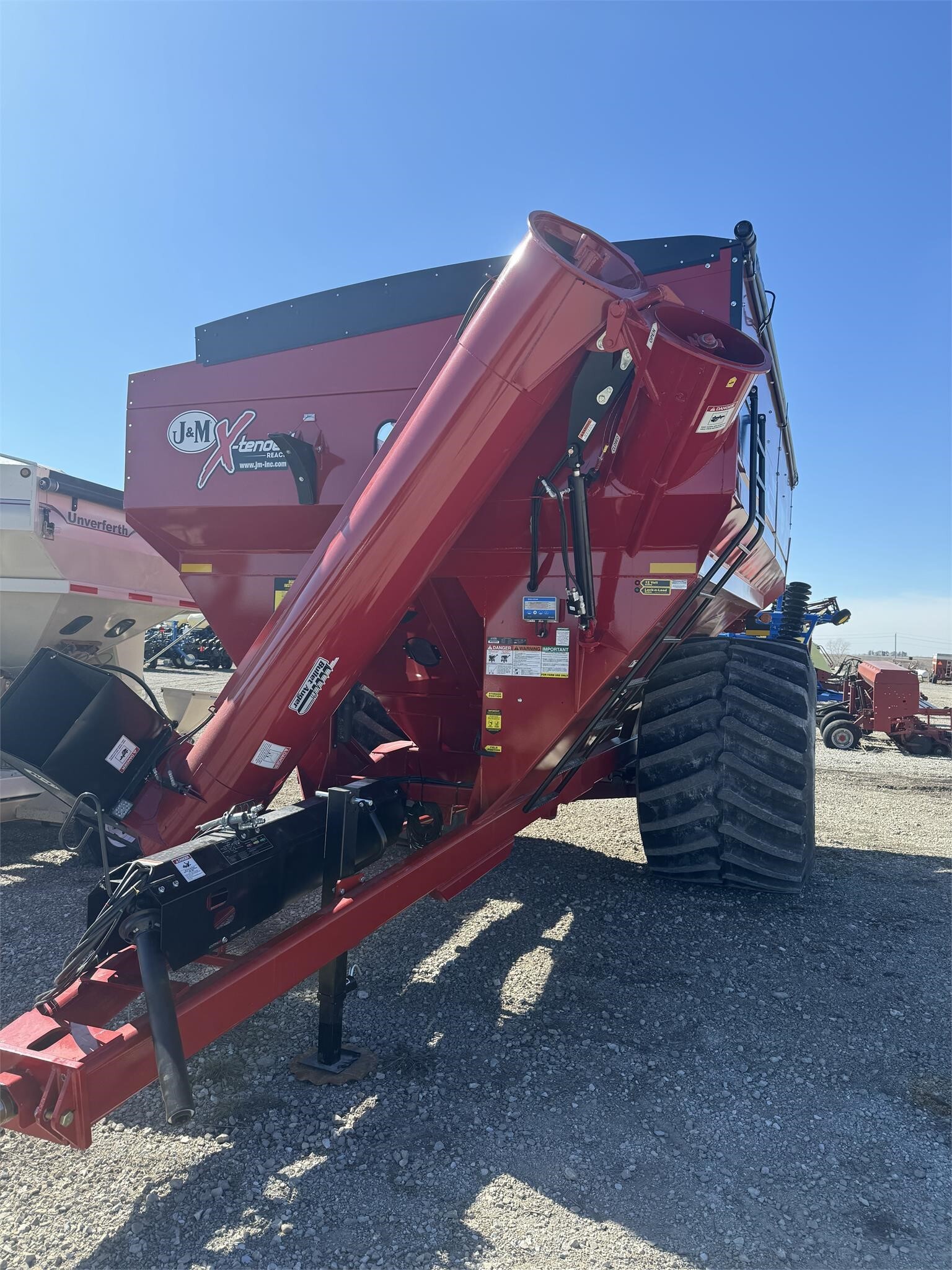 2024 J&M 1122-20S Grain Cart