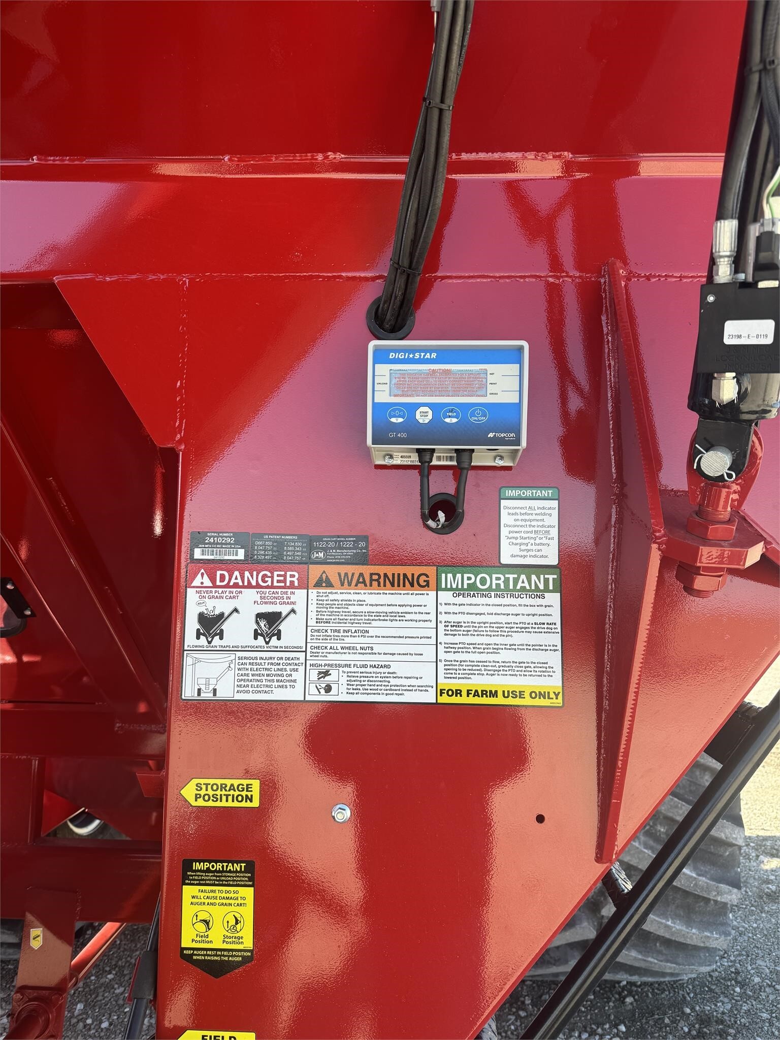 2024 J&M 1122-20S Grain Cart