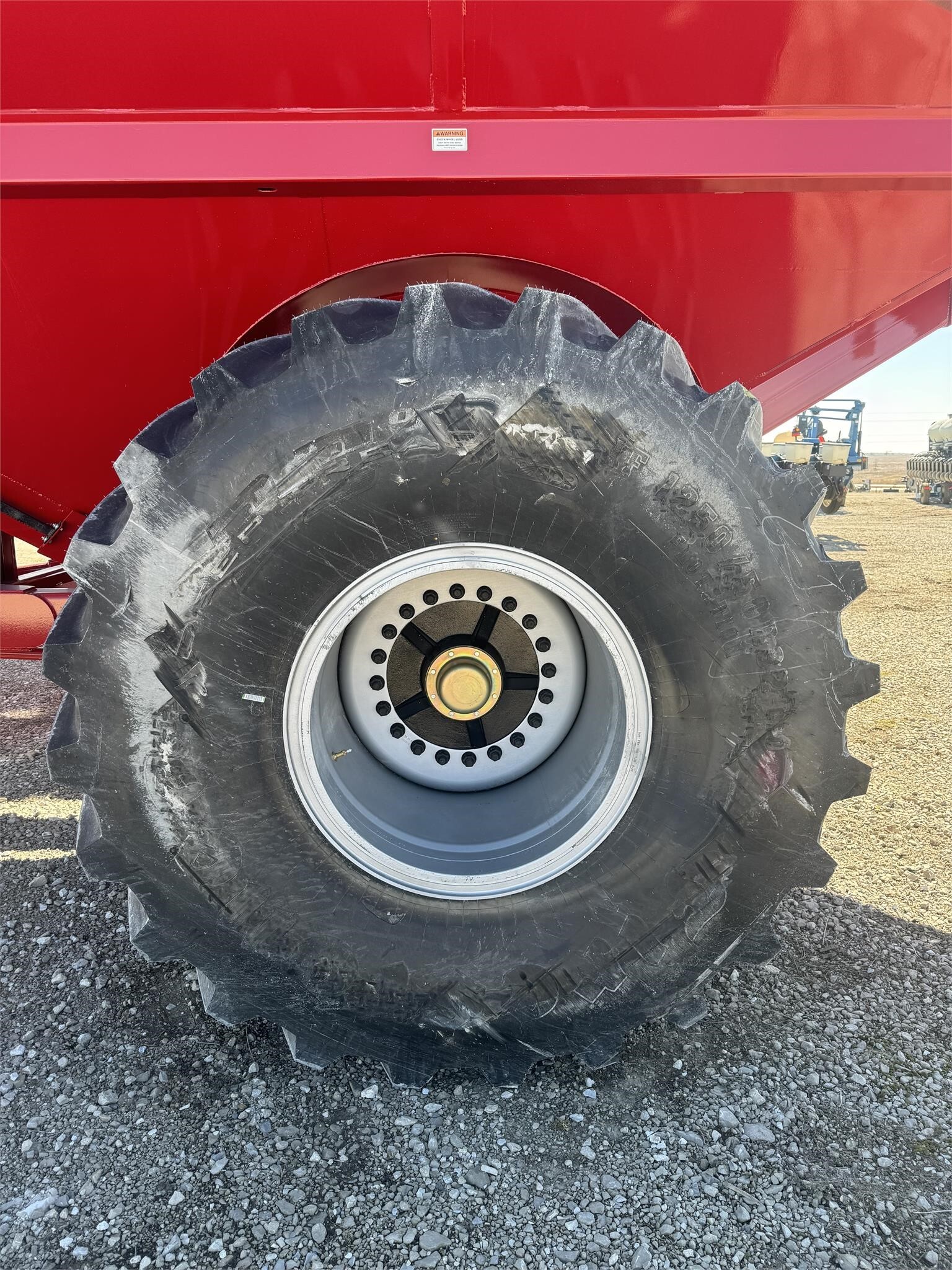 2024 J&M 1122-20S Grain Cart