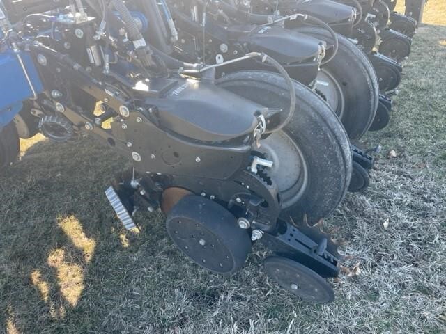 2021 Kinze 4905 Planter