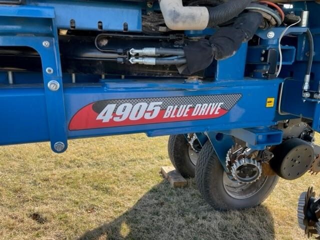 2021 Kinze 4905 Planter